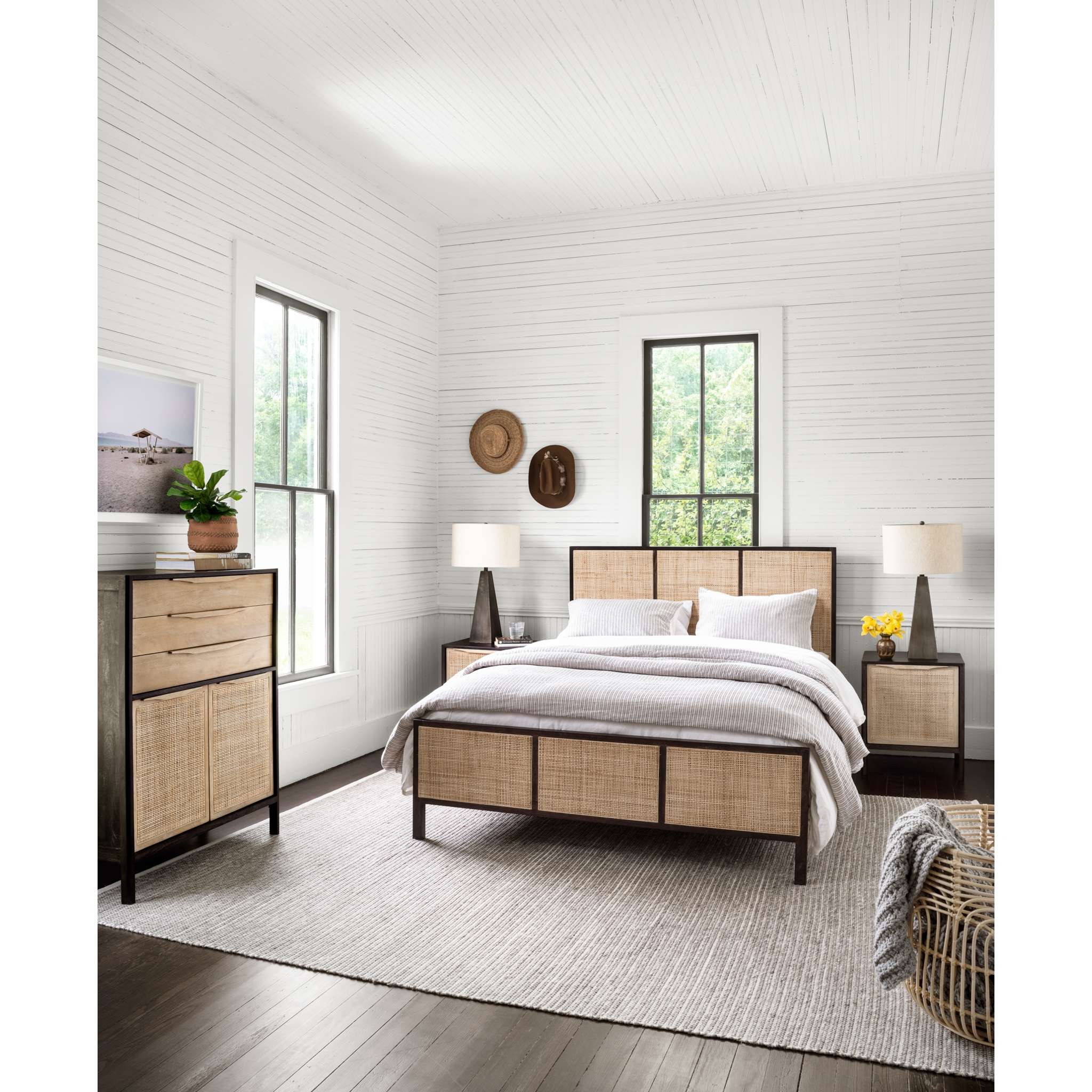 Leander Table Lamp