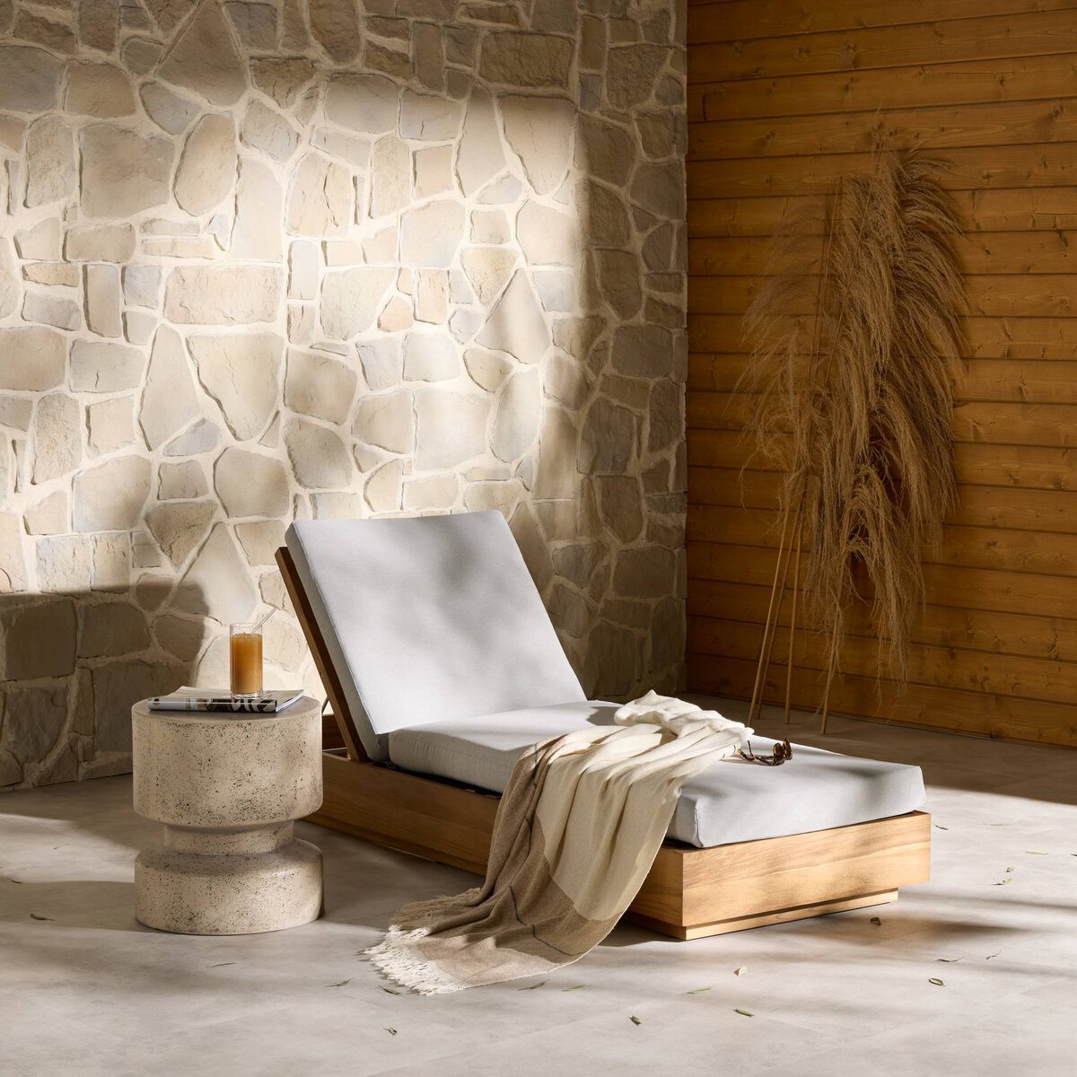 Kinta Outdoor Chaise Lounge
