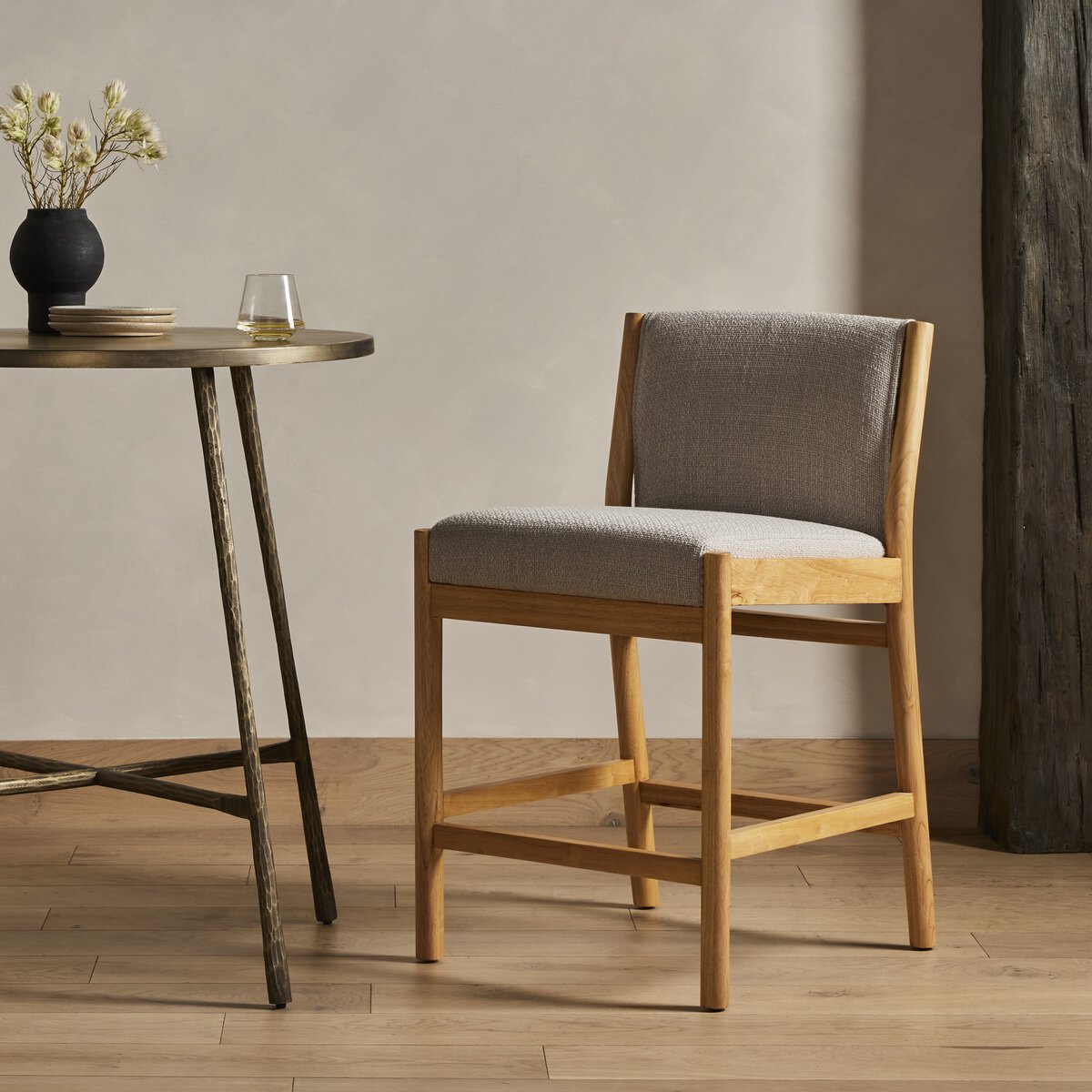 Hito Stool