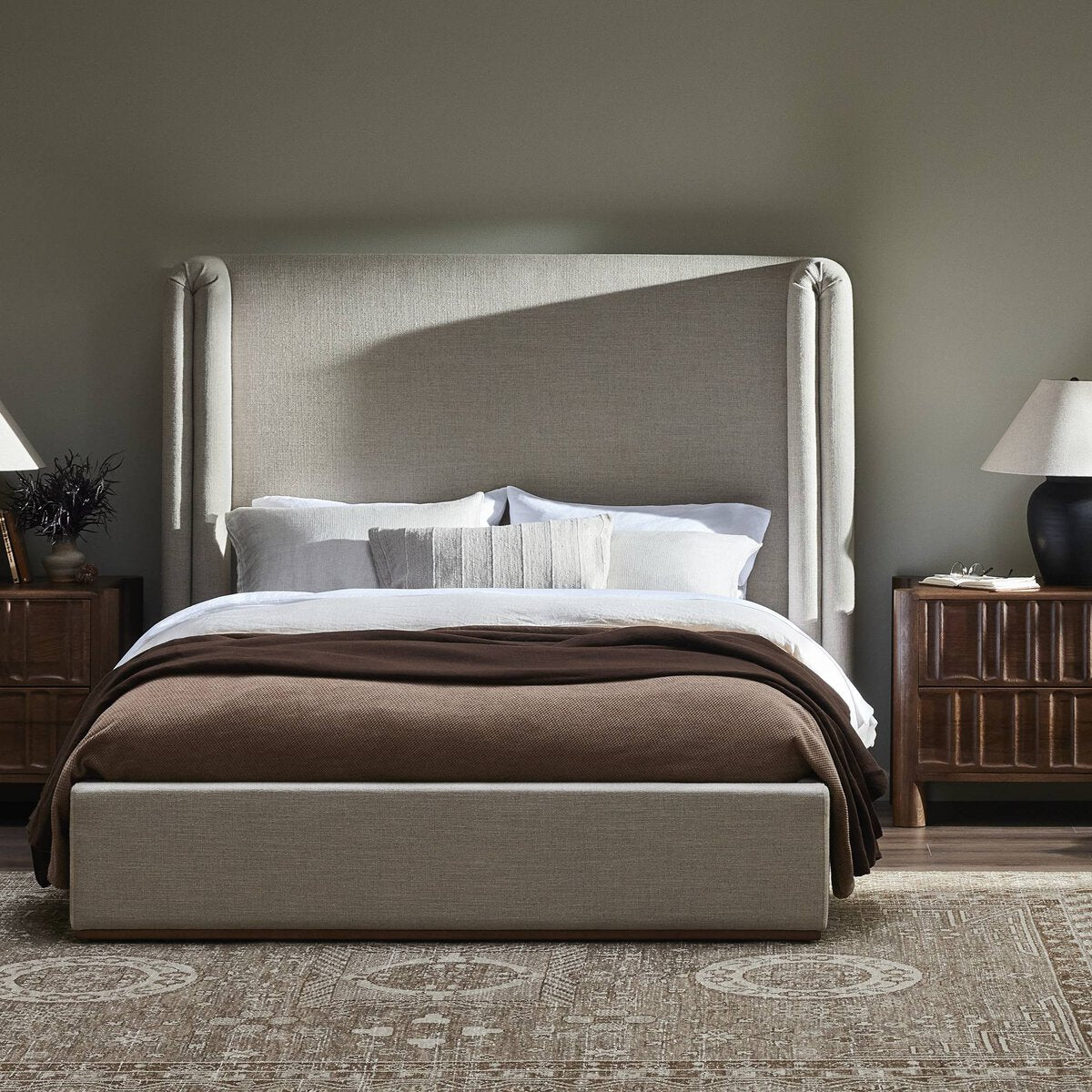 Octavia Queen Bed