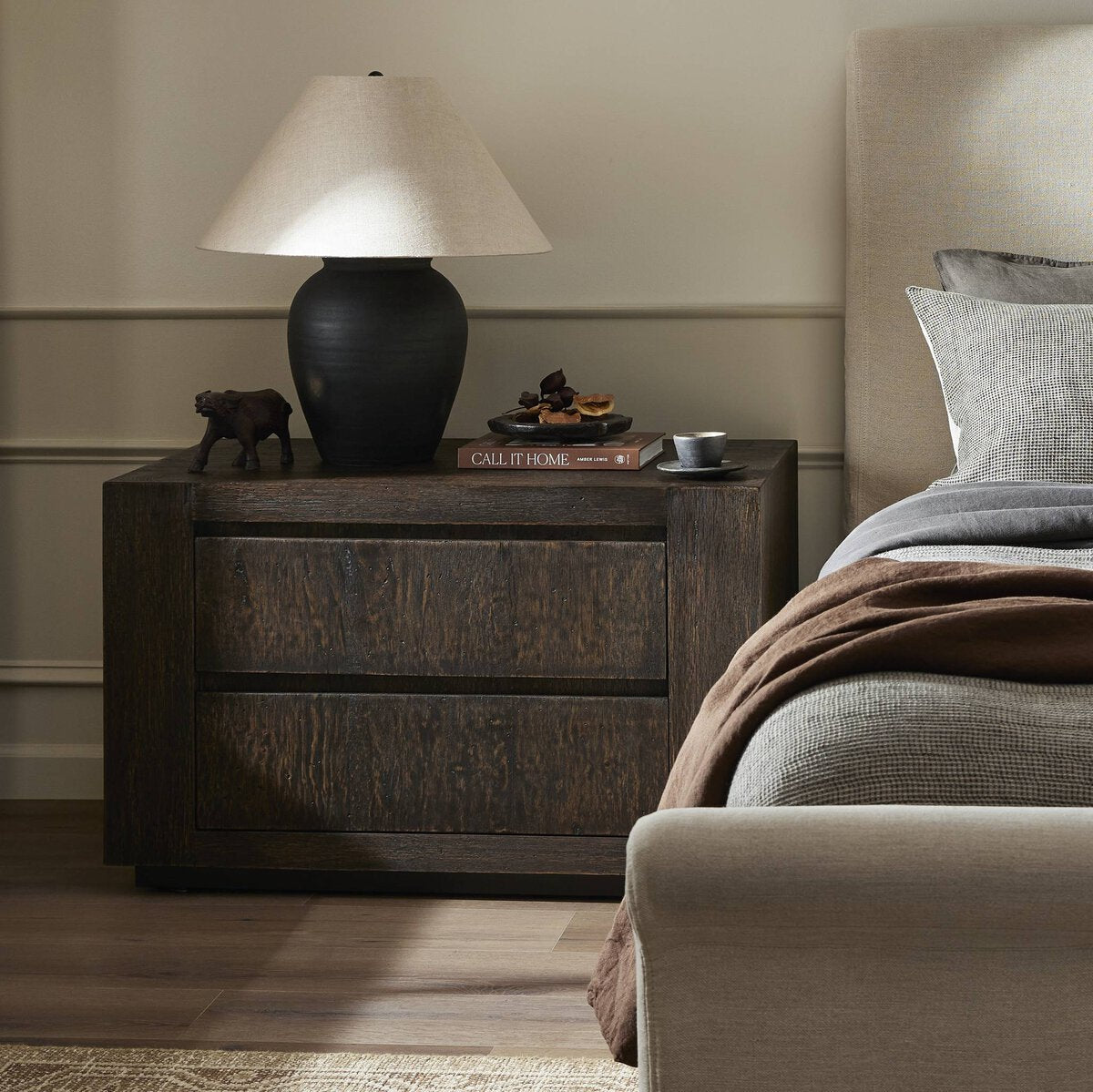 Abaso Nightstand