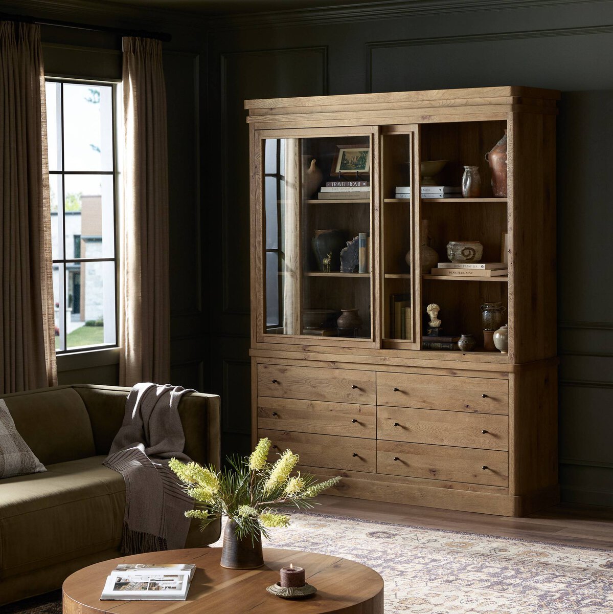 Grand Cabinet