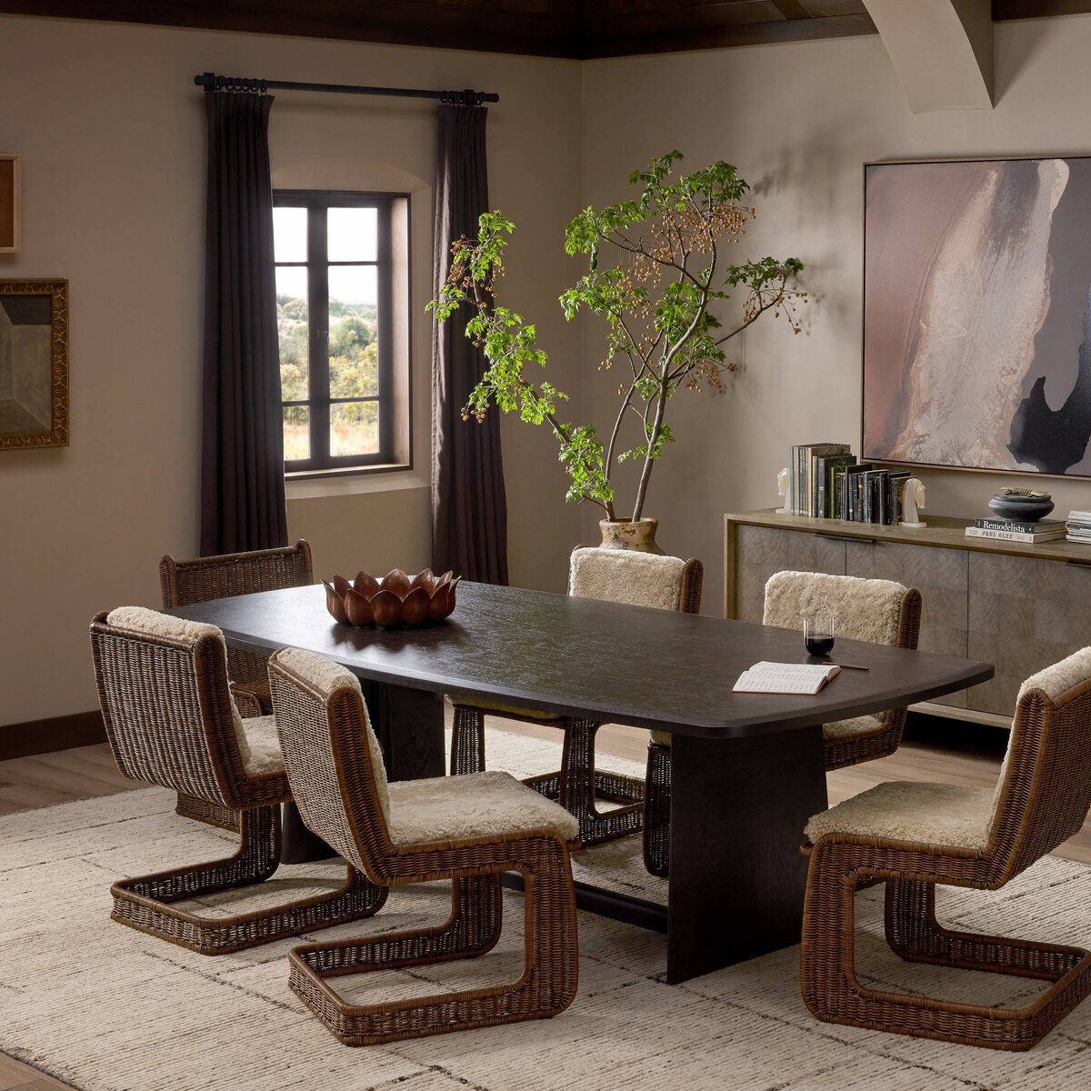 Hera Dining Table