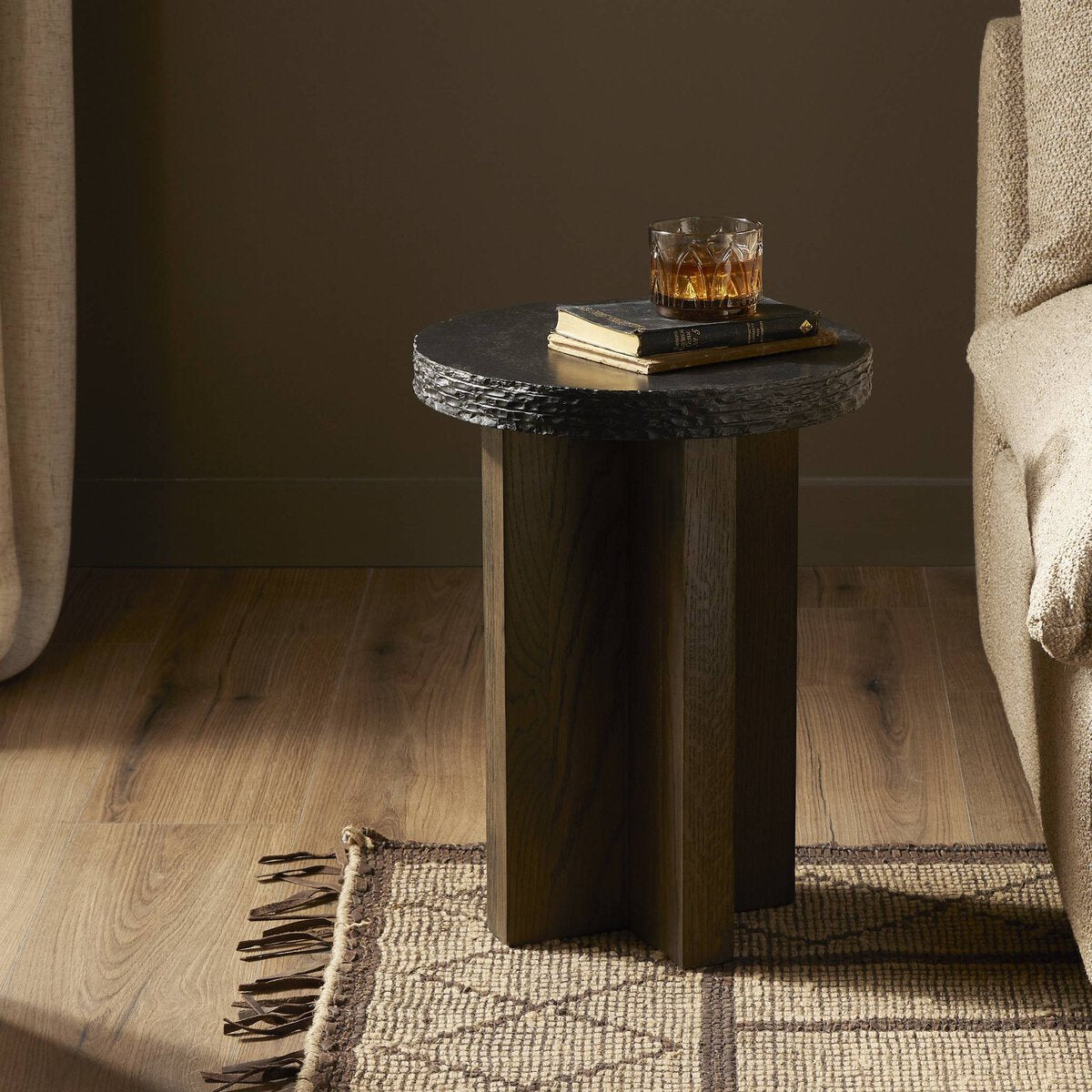 Mezes End Table