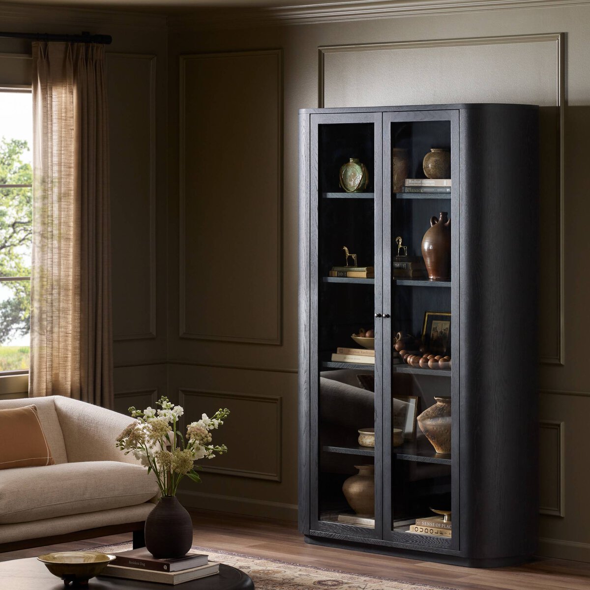 Pilar Cabinet
