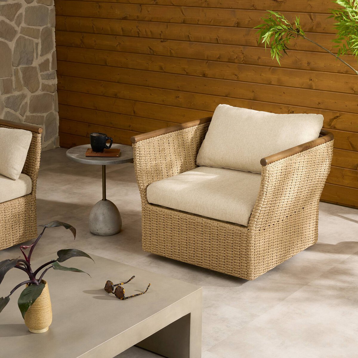 Elmira Outdoor Swivel Chair