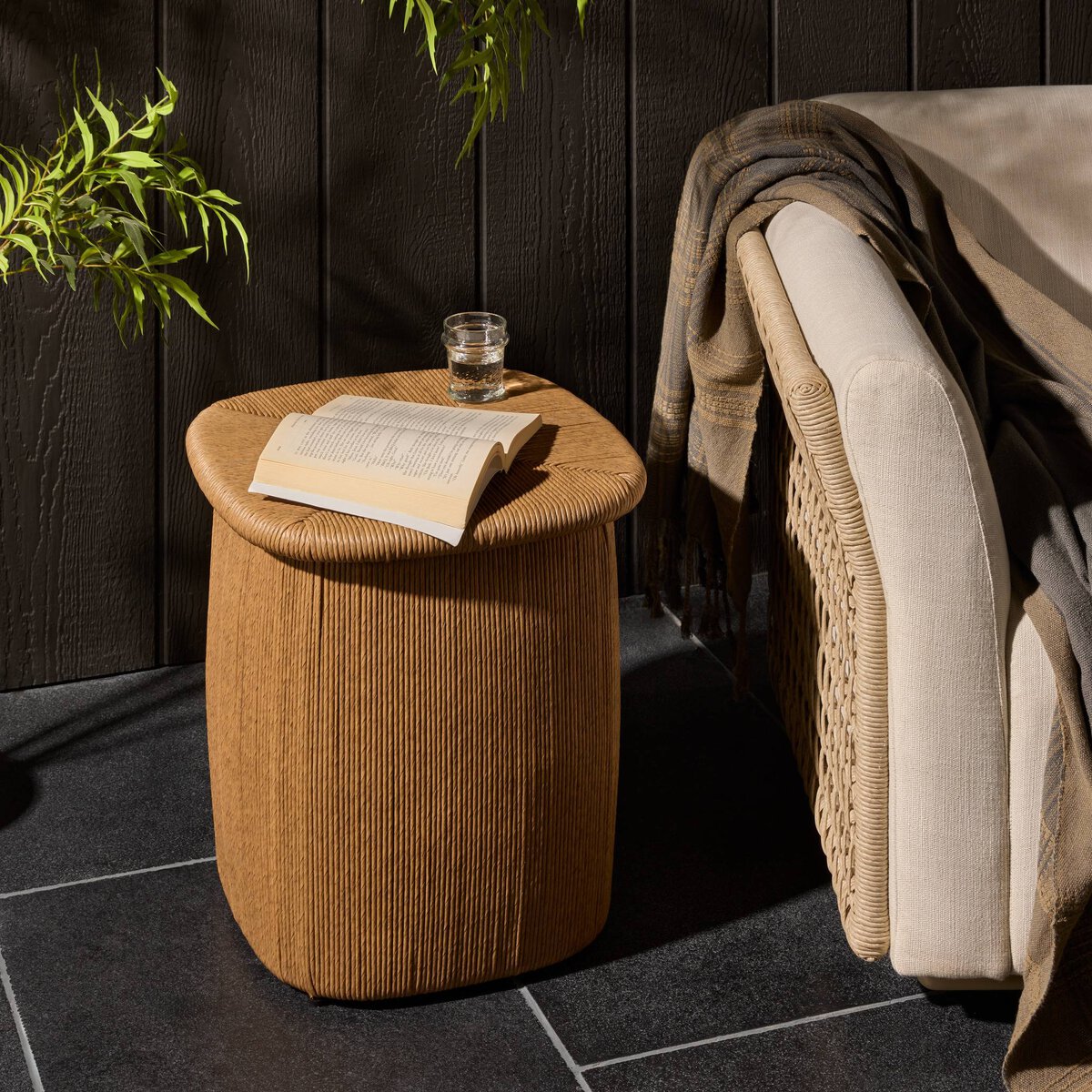 Taum Outdoor Stool