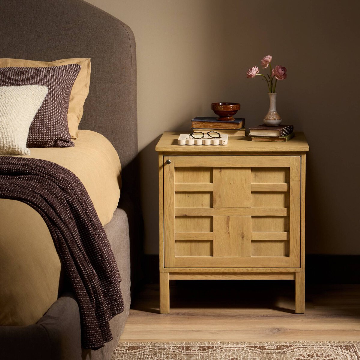 Alessio Nightstand