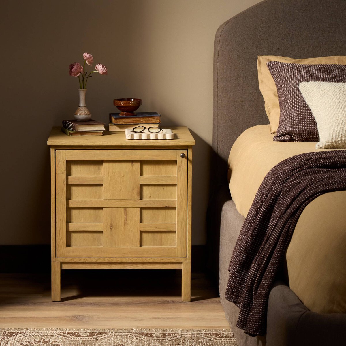 Alessio Nightstand
