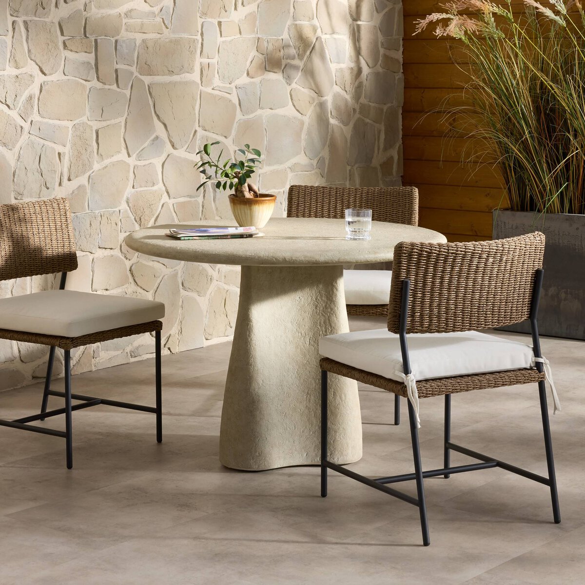 Rosso Outdoor Dining Table
