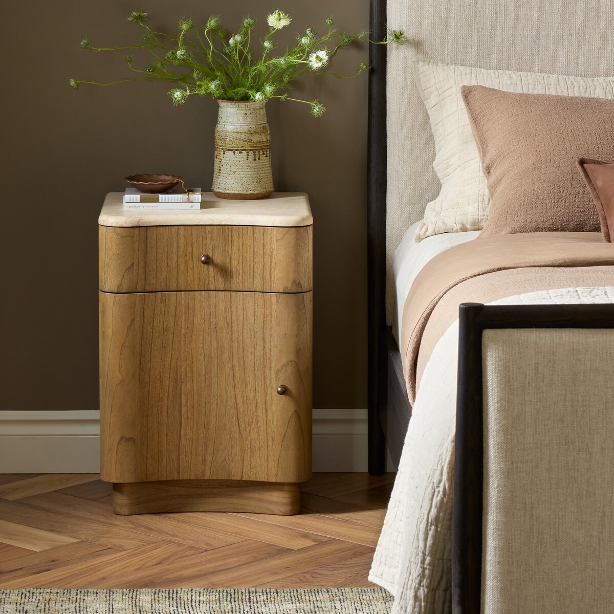 Boa Small Nightstand