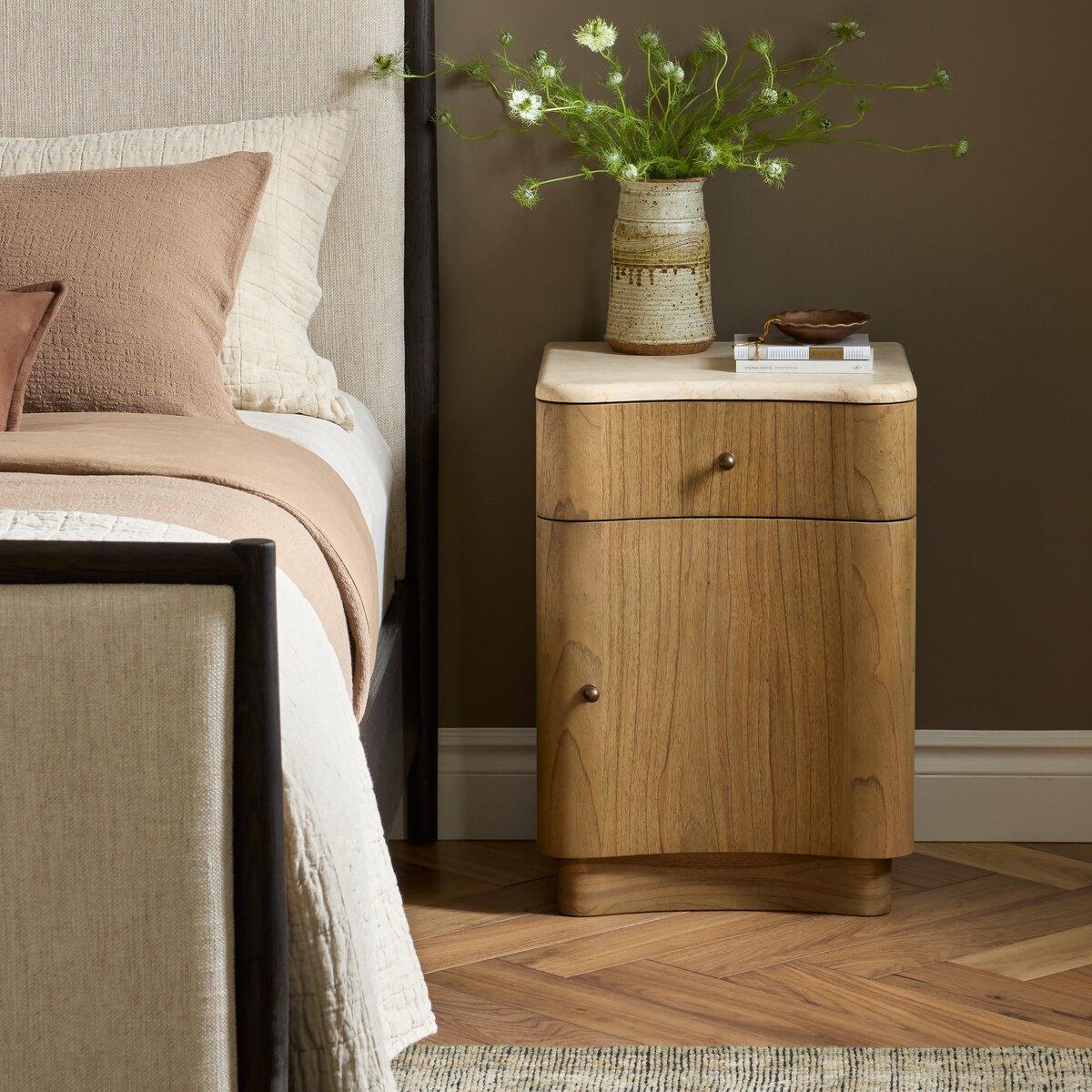Boa Small Nightstand