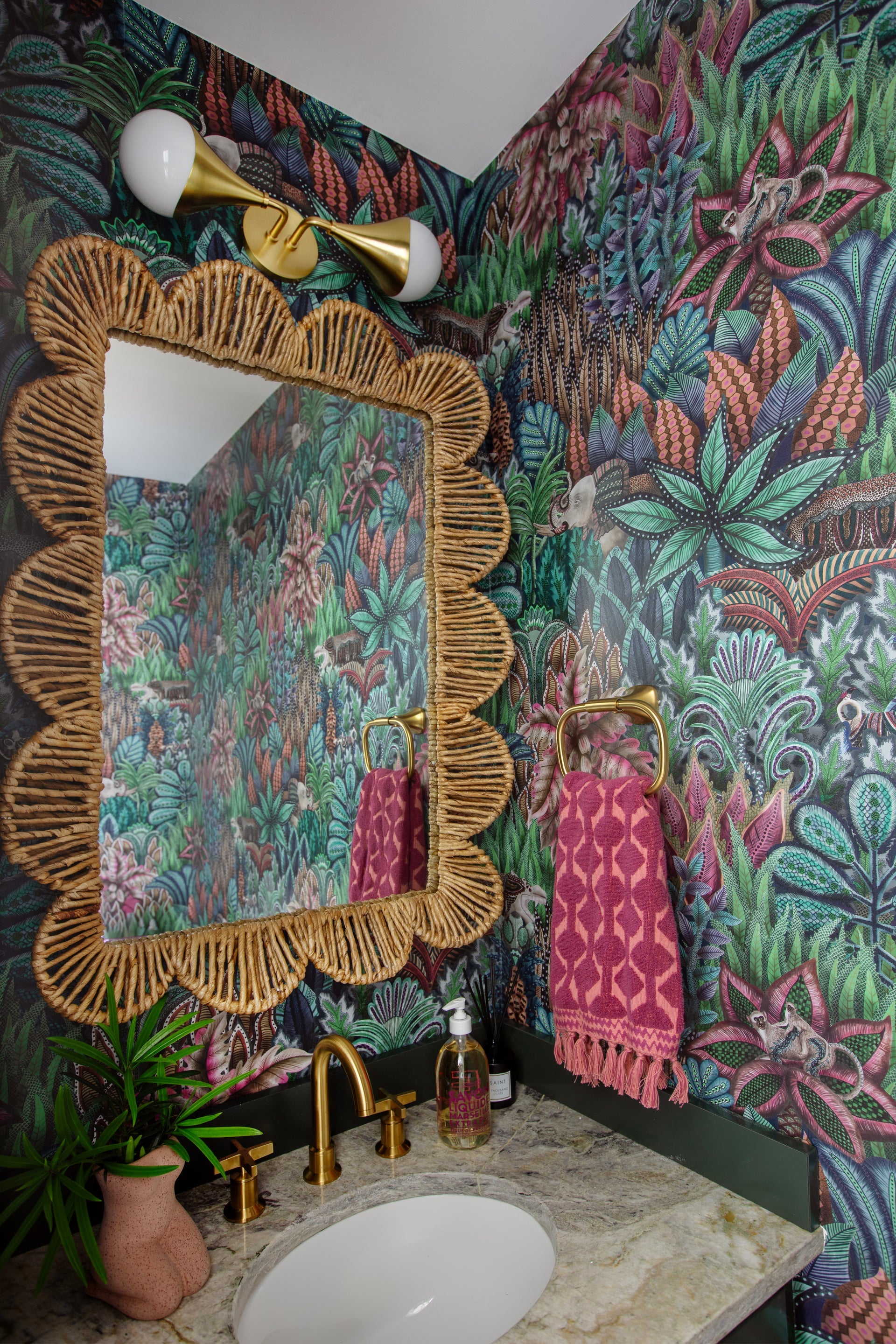 ariana bath and vanity