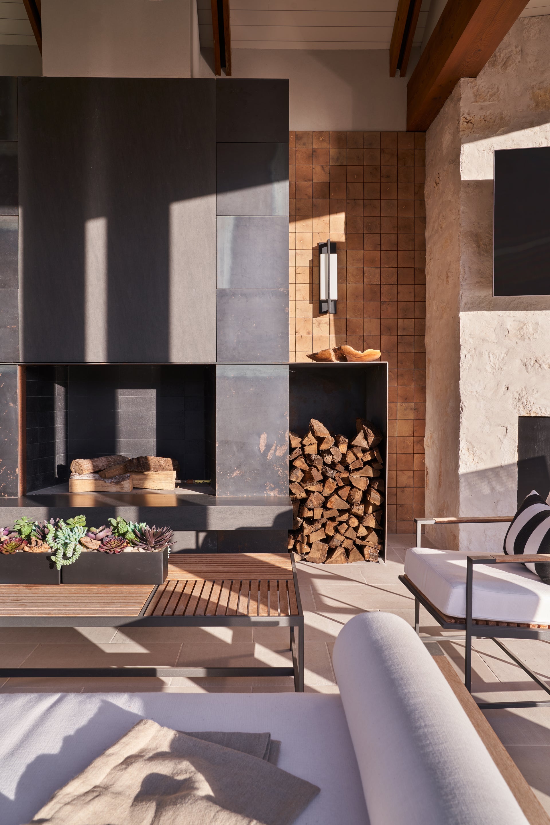 blade exterior wall sconce