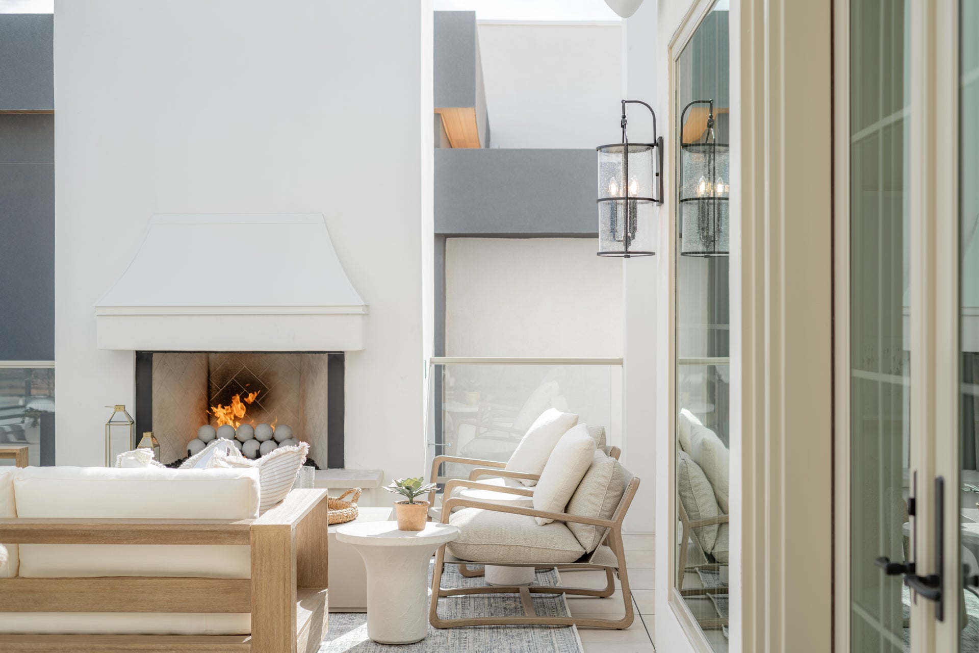 burbank exterior wall sconce