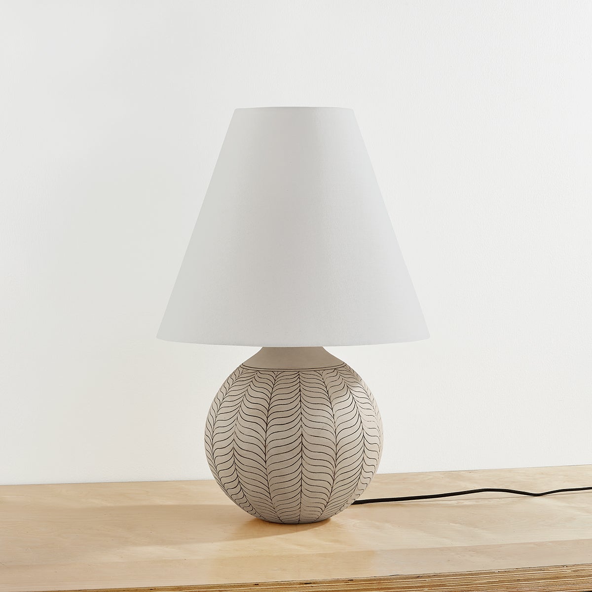capers table lamp