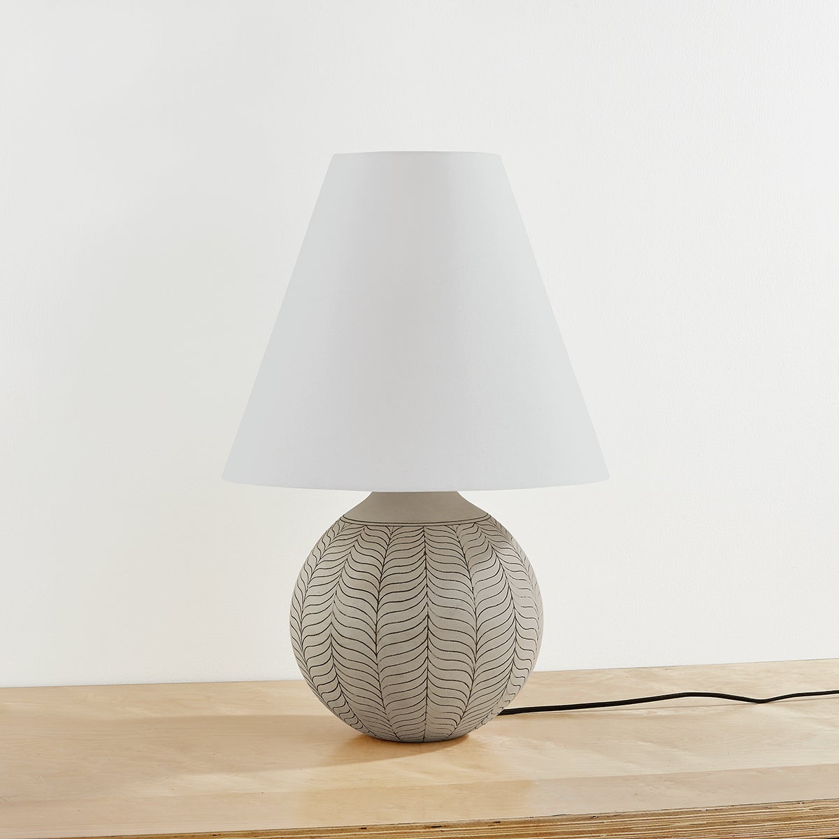 capers table lamp