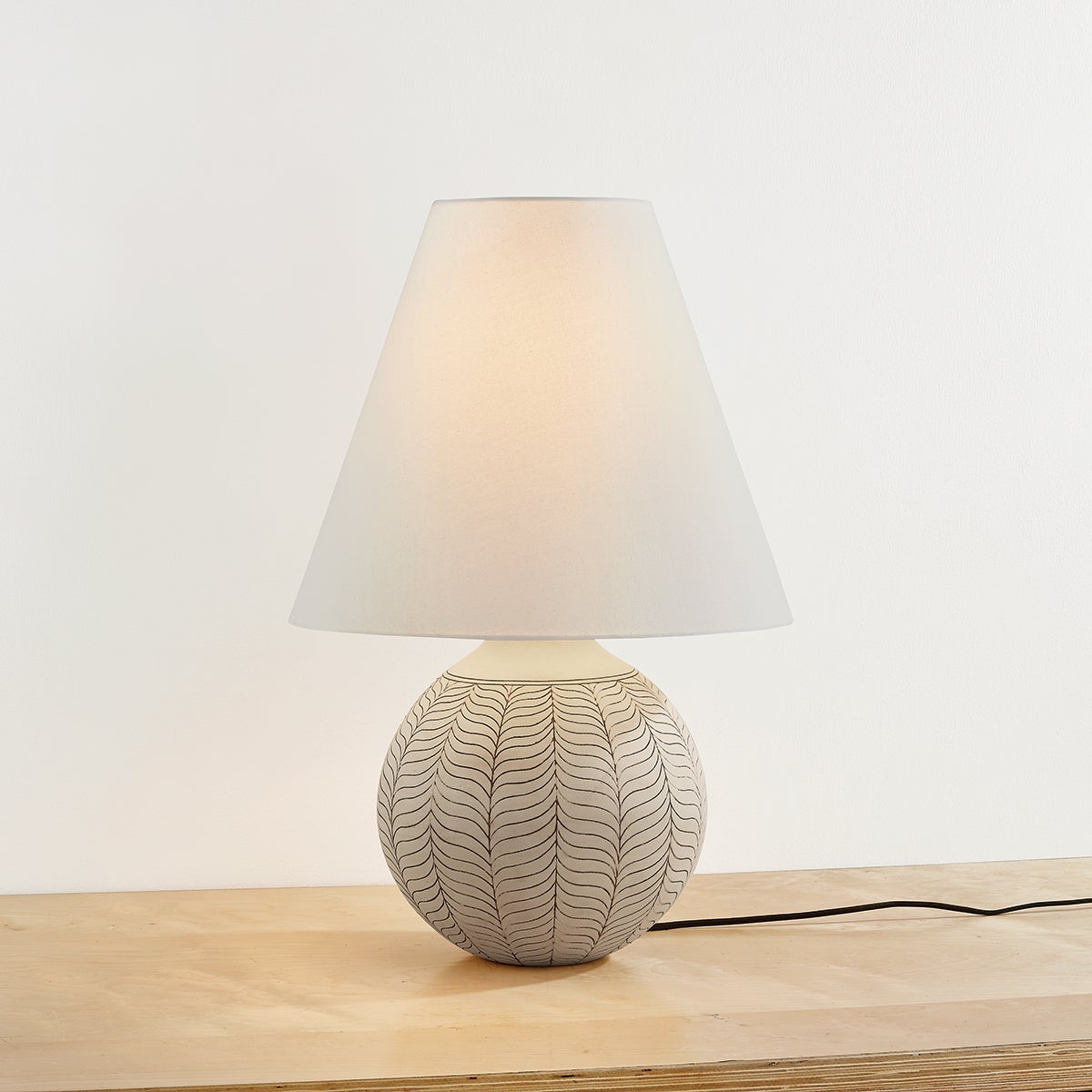 capers table lamp