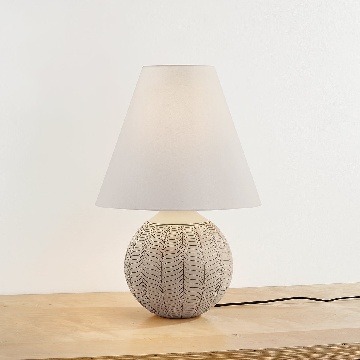 capers table lamp