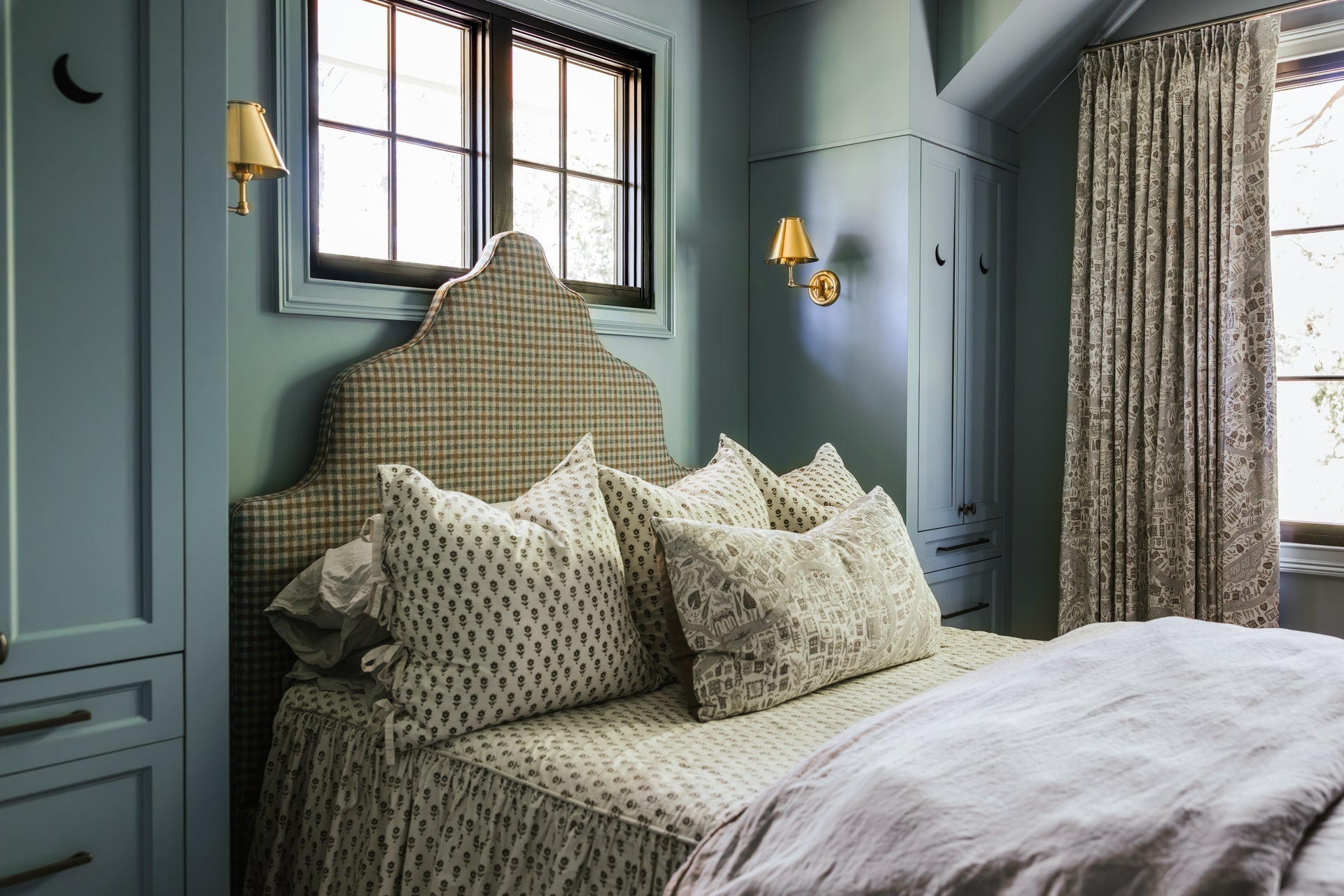 classic no.1 wall sconce