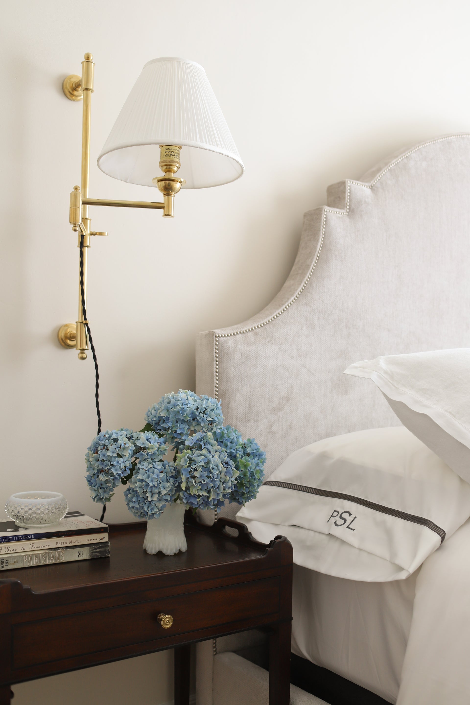 classic no.1 plug-in sconce