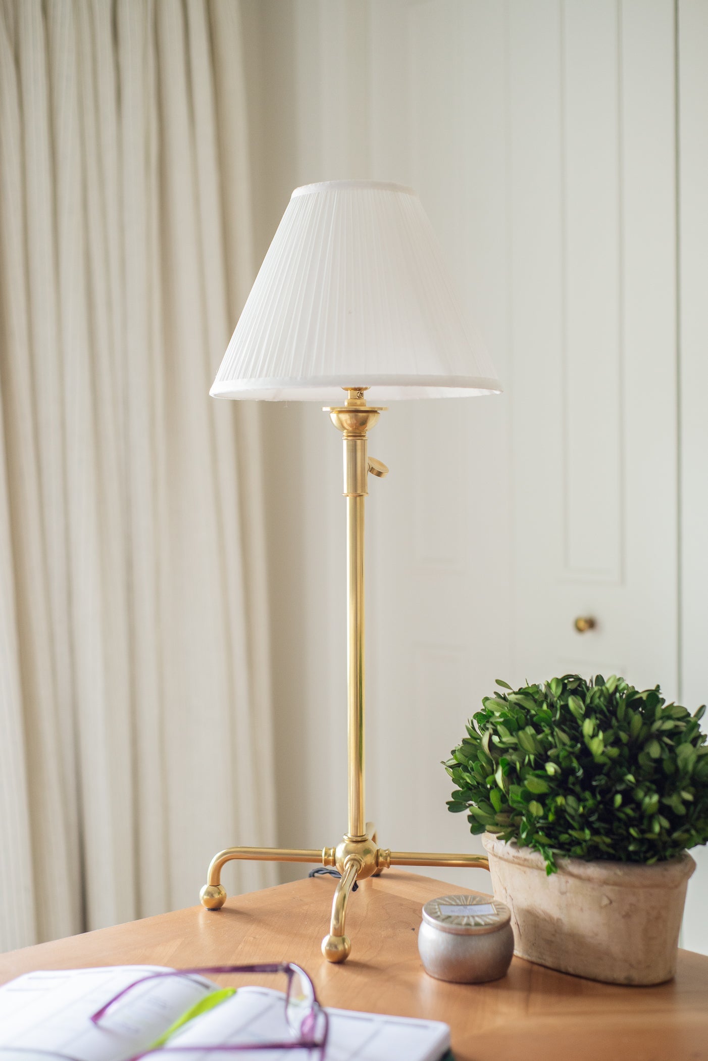 classic no.1 table lamp