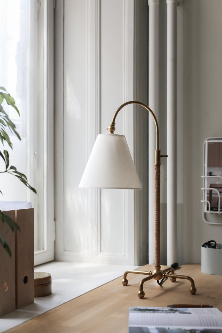 curves no.1 table lamp