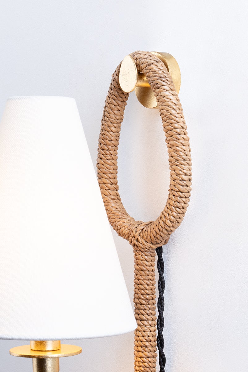 deaver plug-in sconce