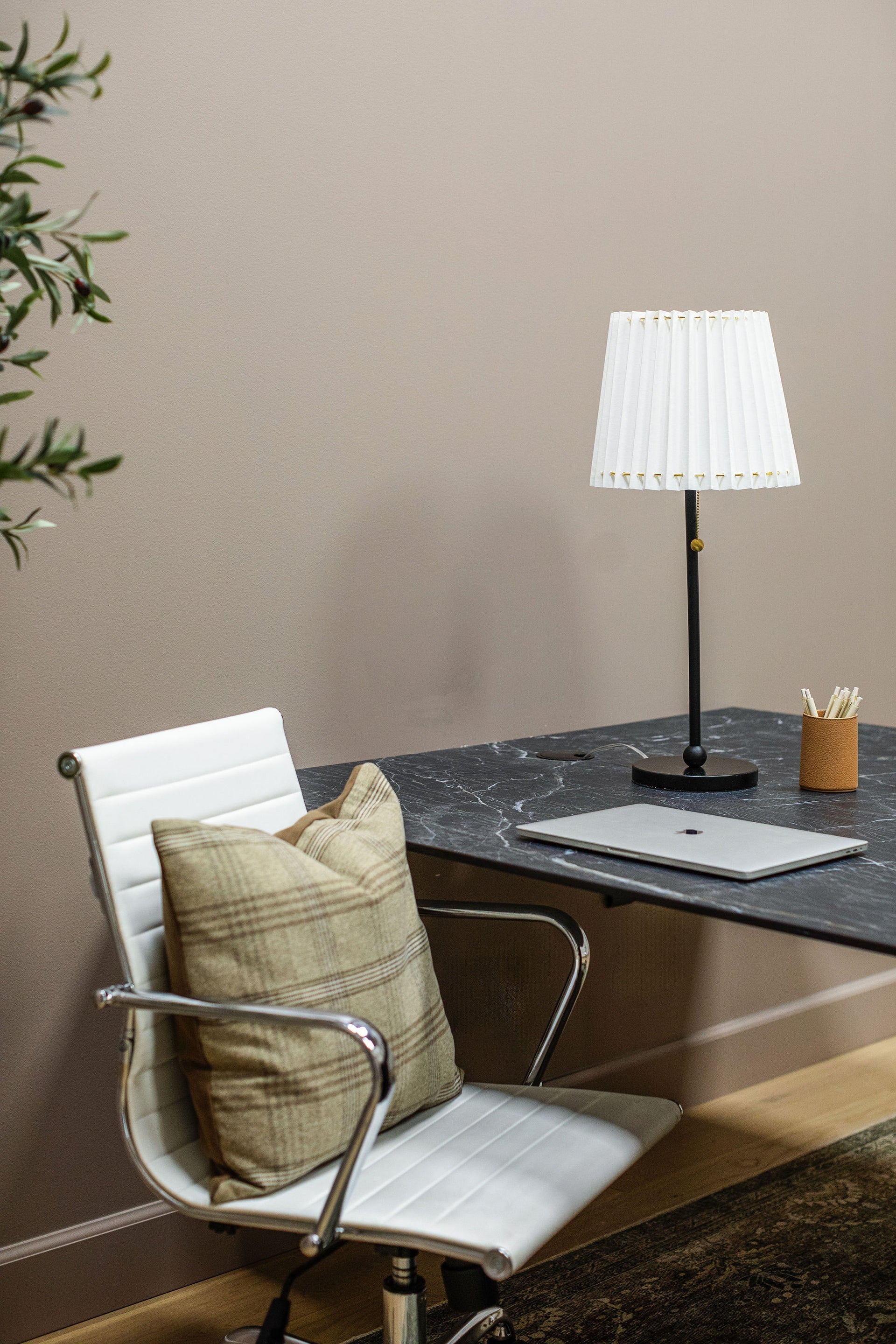 demi table lamp