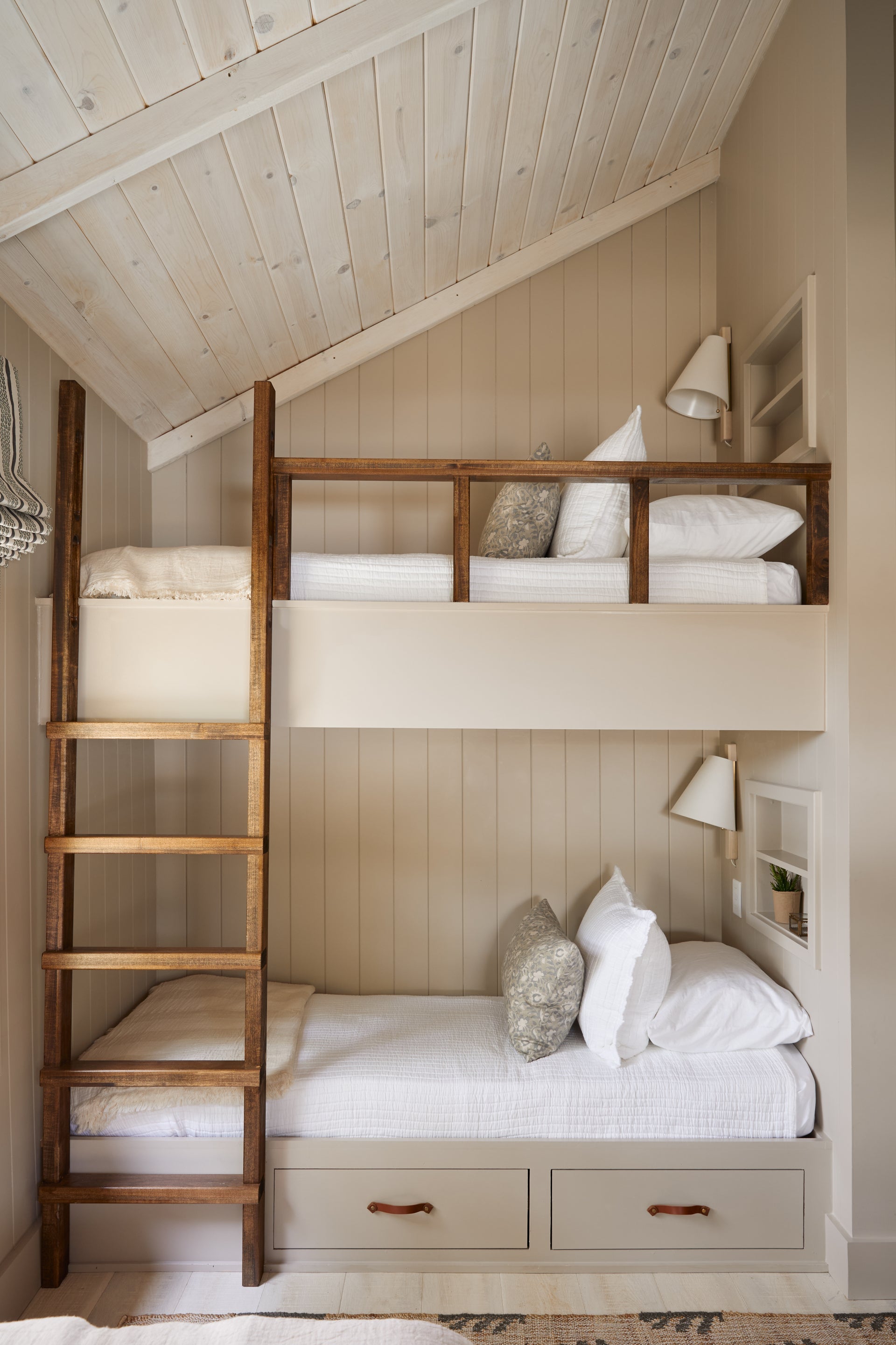 ellen plug-in sconce