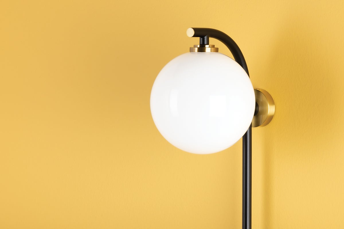 faye plug-in sconce