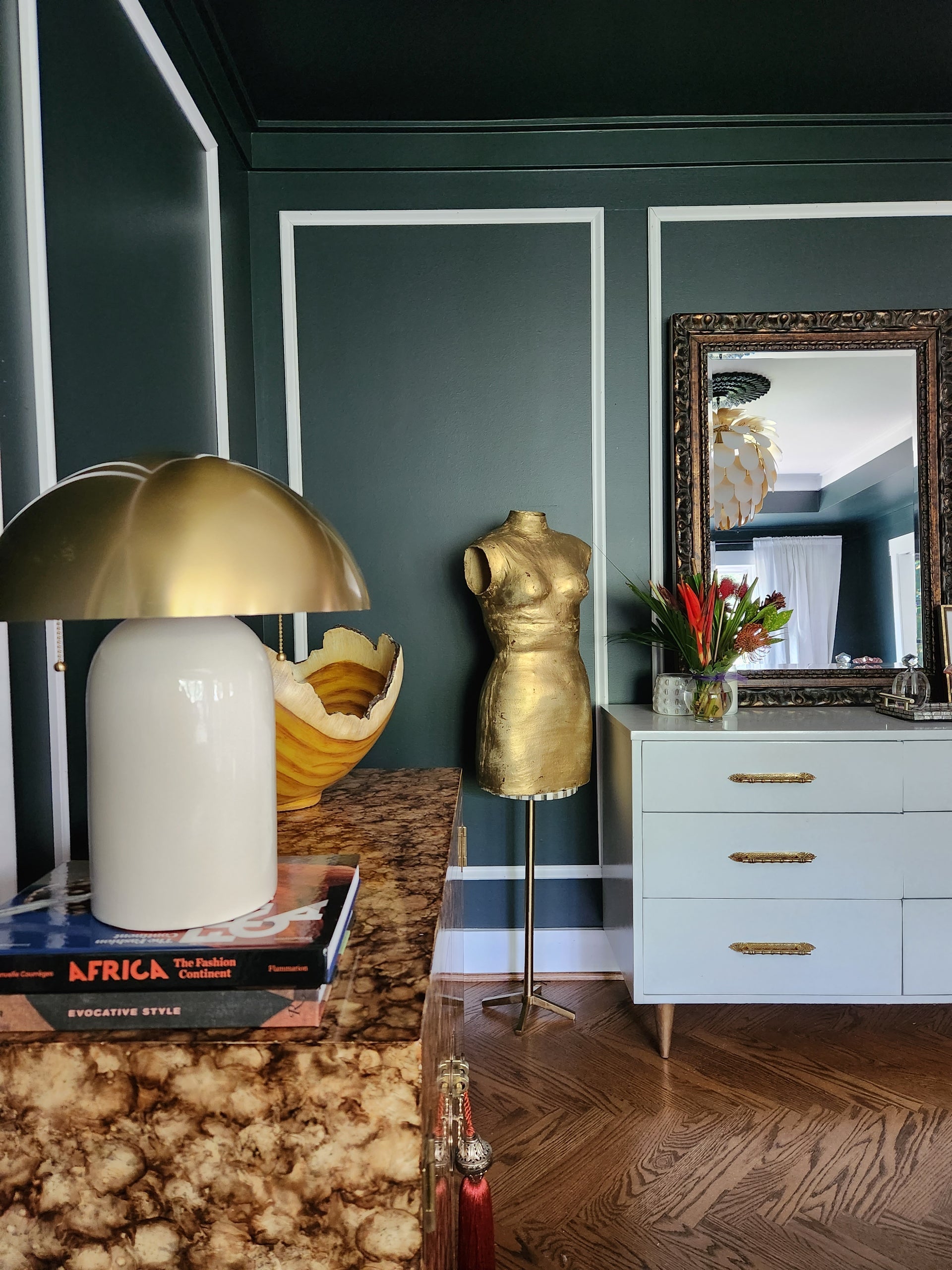 gaia table lamp