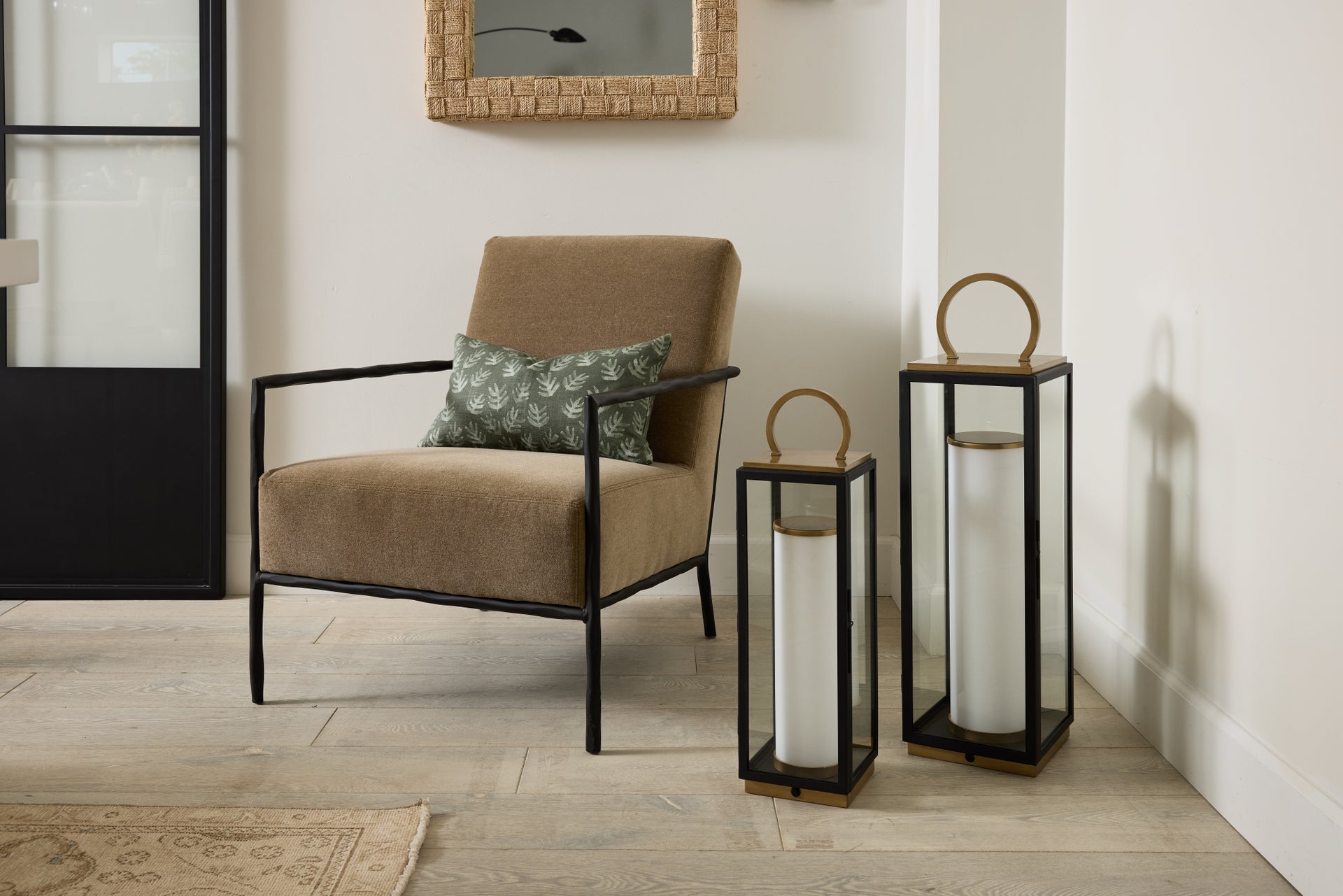 gareth exterior rechargeable table lamp