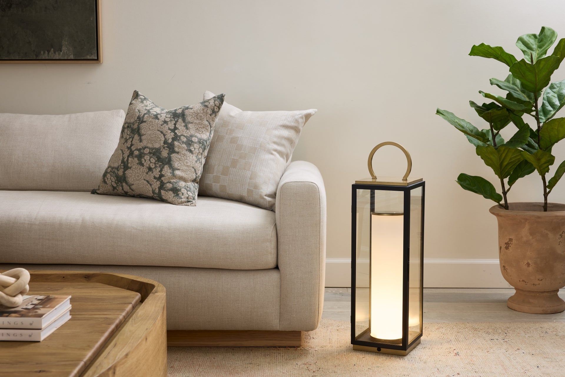 gareth exterior rechargeable table lamp