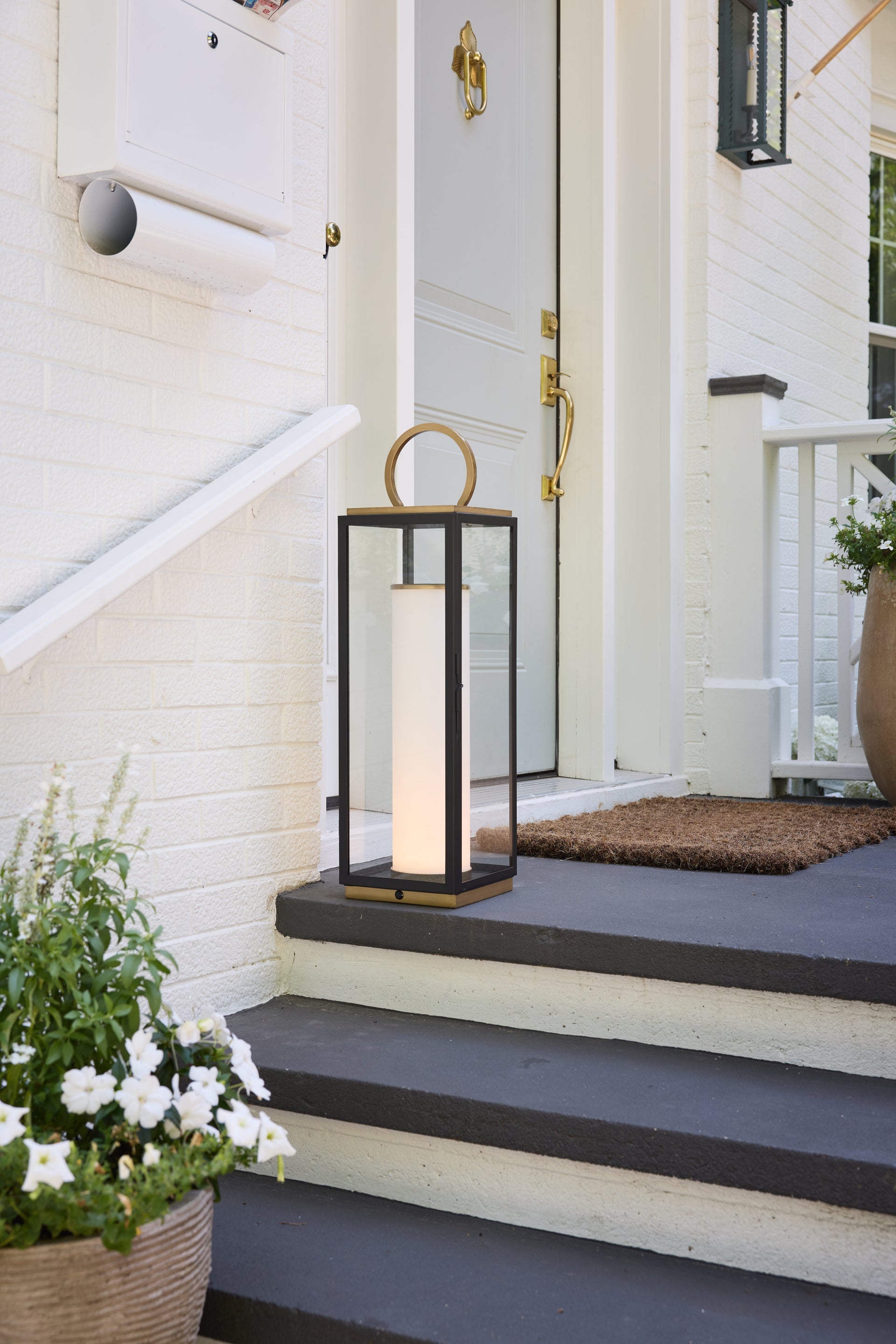 gareth exterior rechargeable table lamp