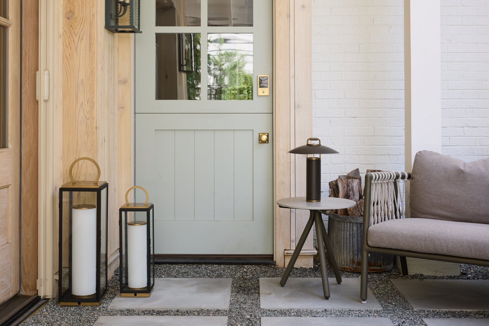 birk exterior rechargeable table lamp