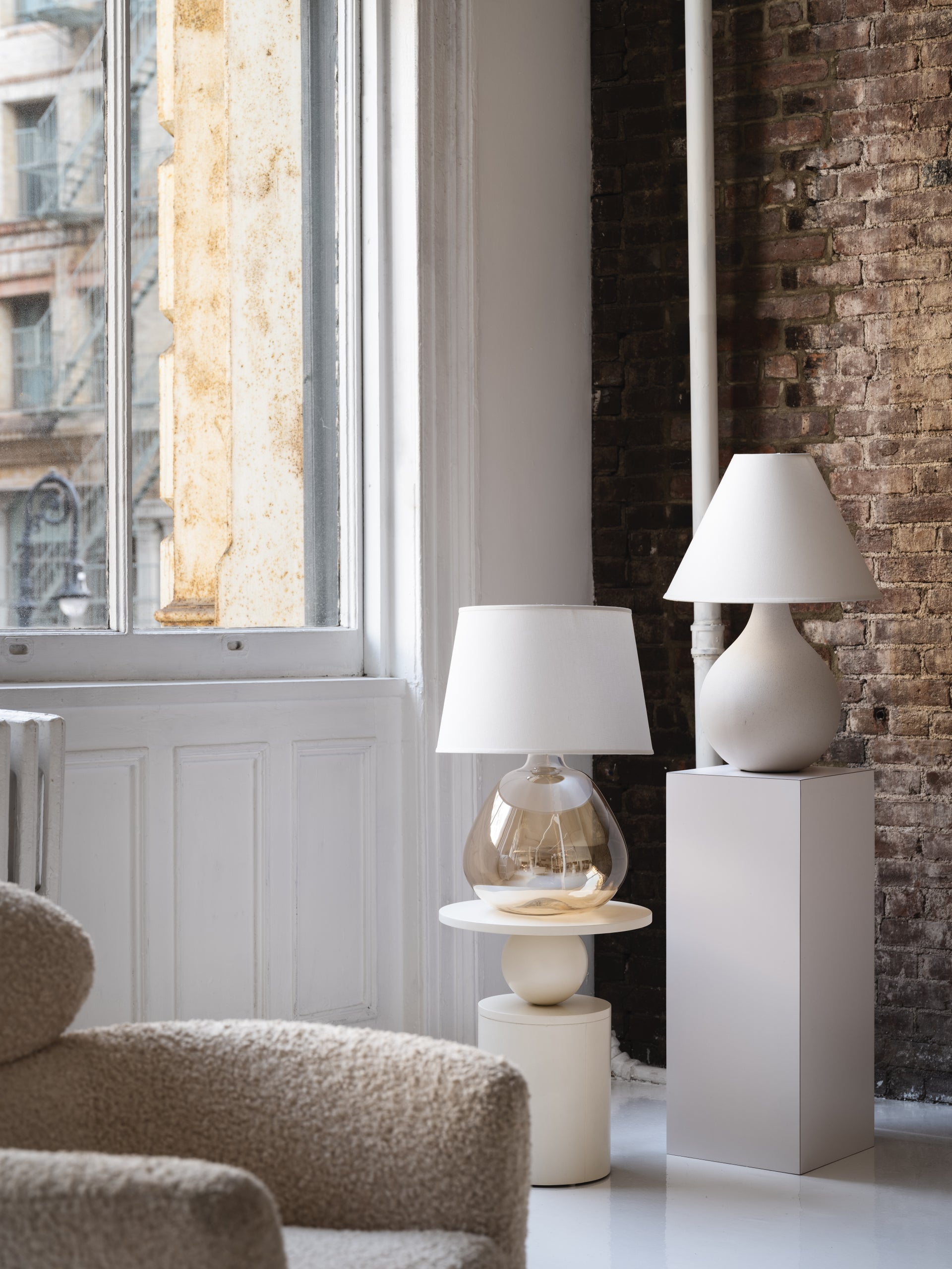 thea table lamp