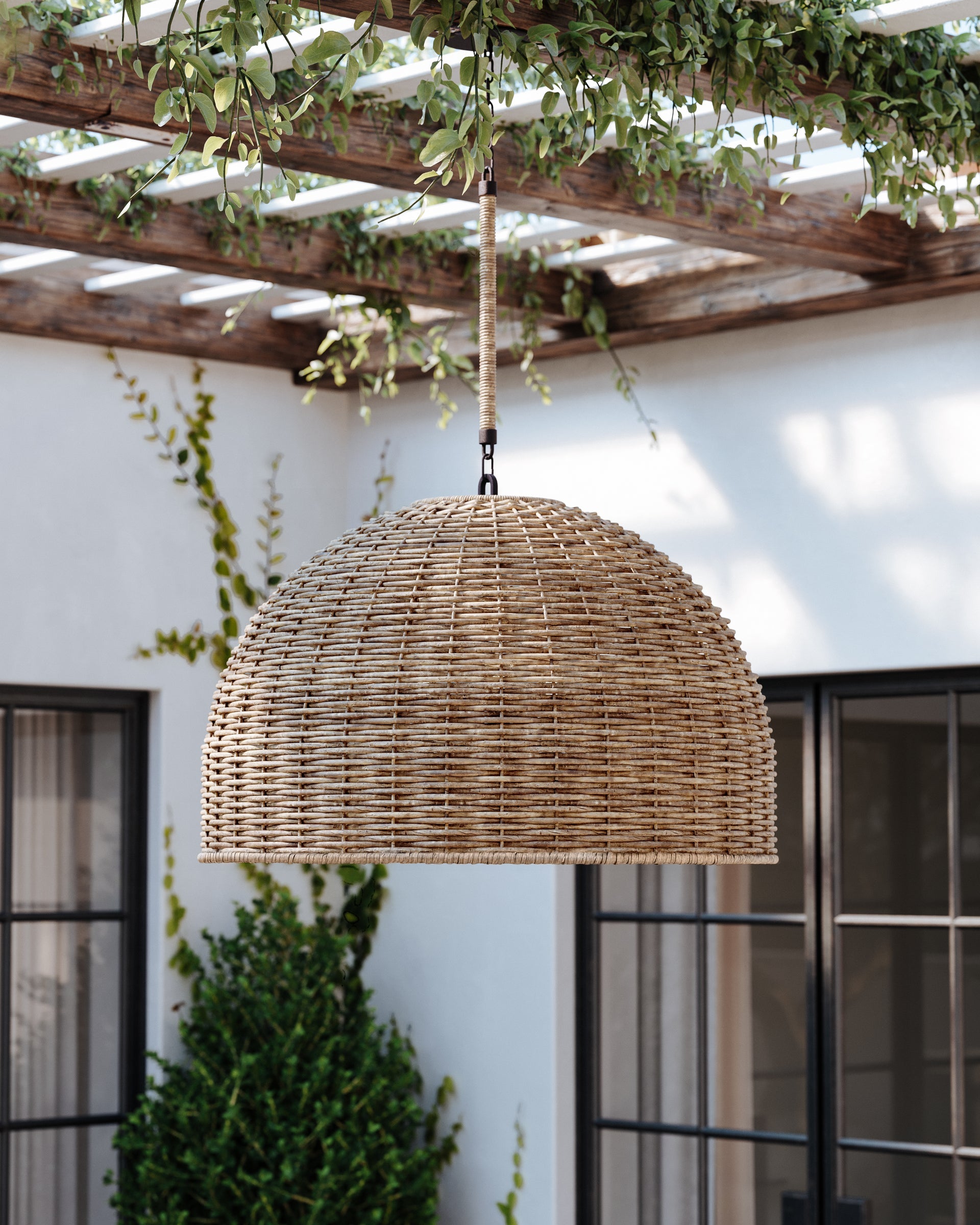 huxley exterior pendant