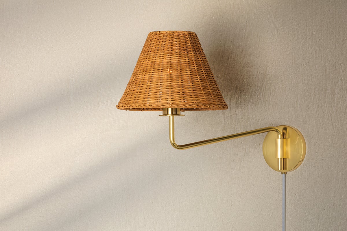 issa plug-in sconce
