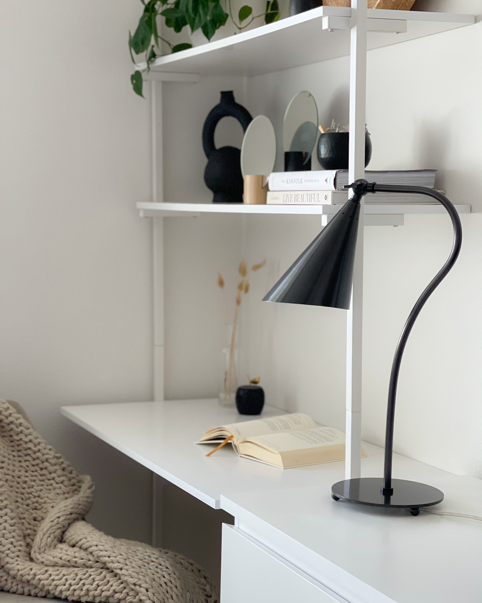 lupe table lamp