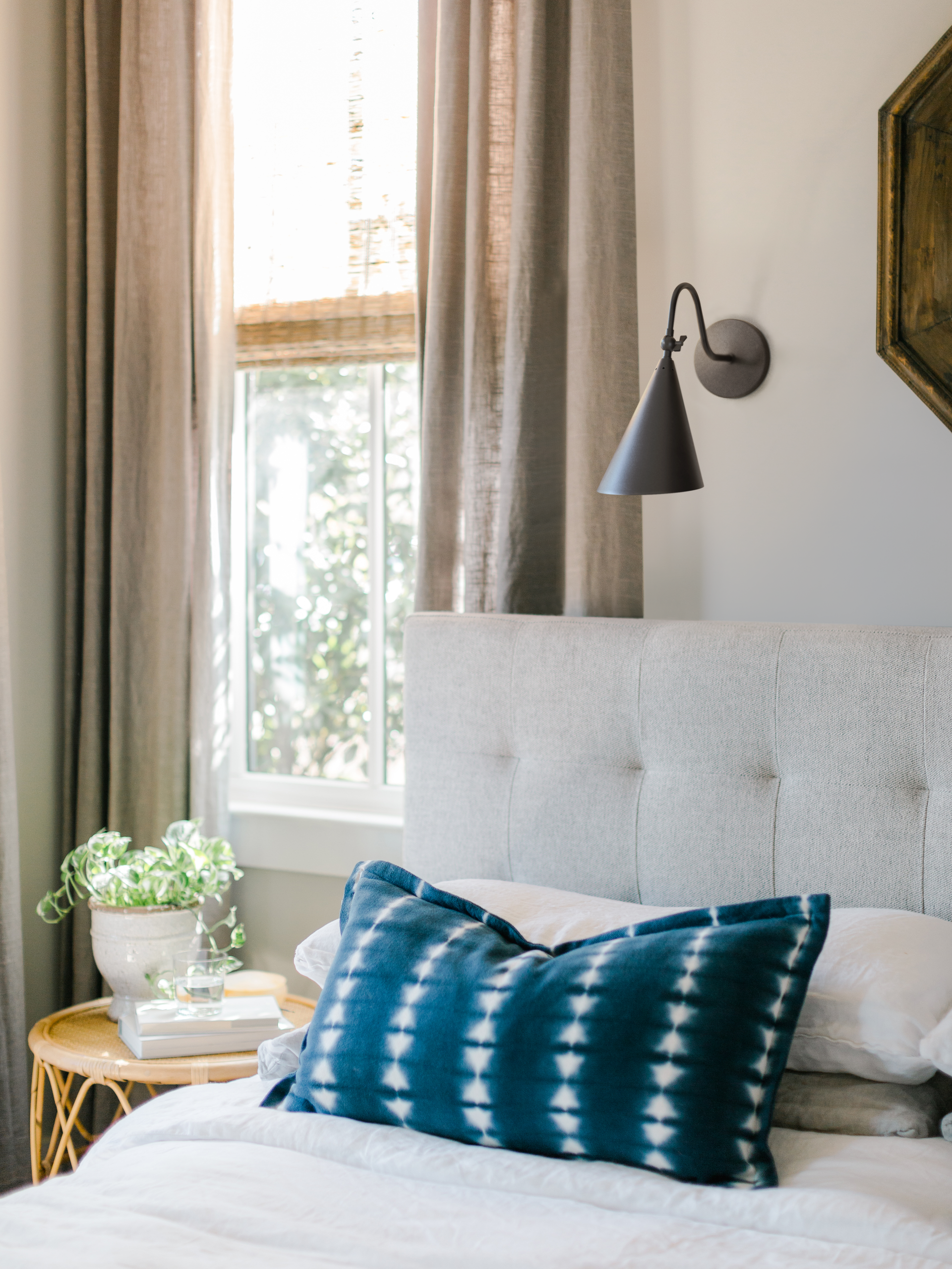lupe wall sconce
