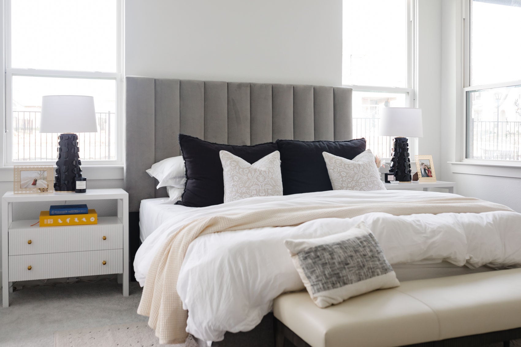 naomi table lamp