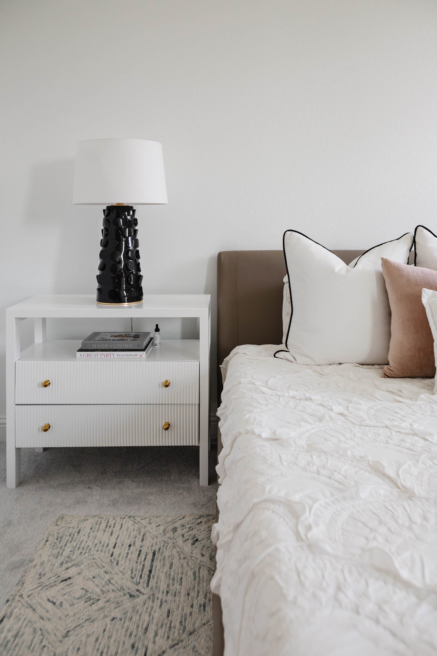 naomi table lamp