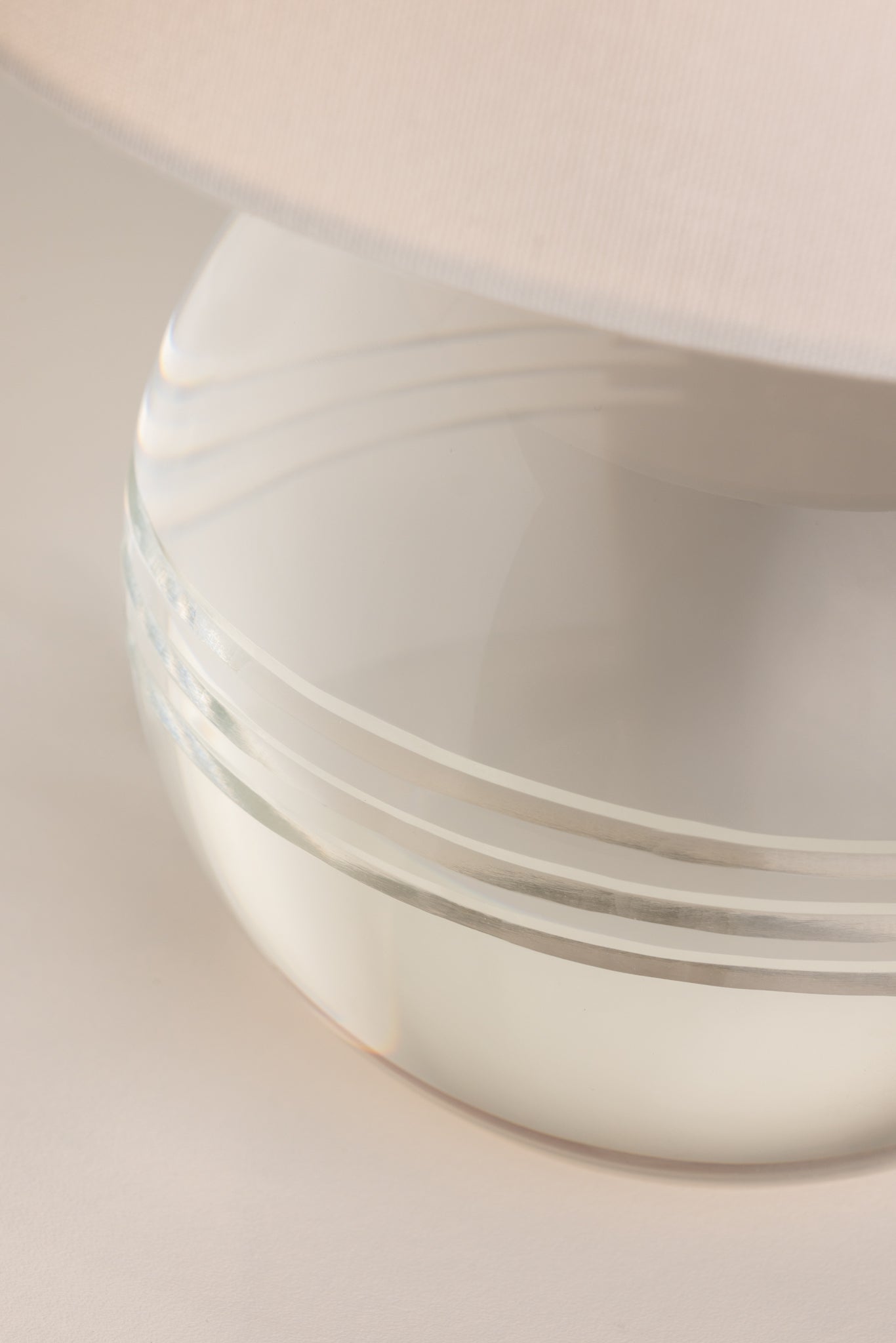 nicole rechargeable table lamp