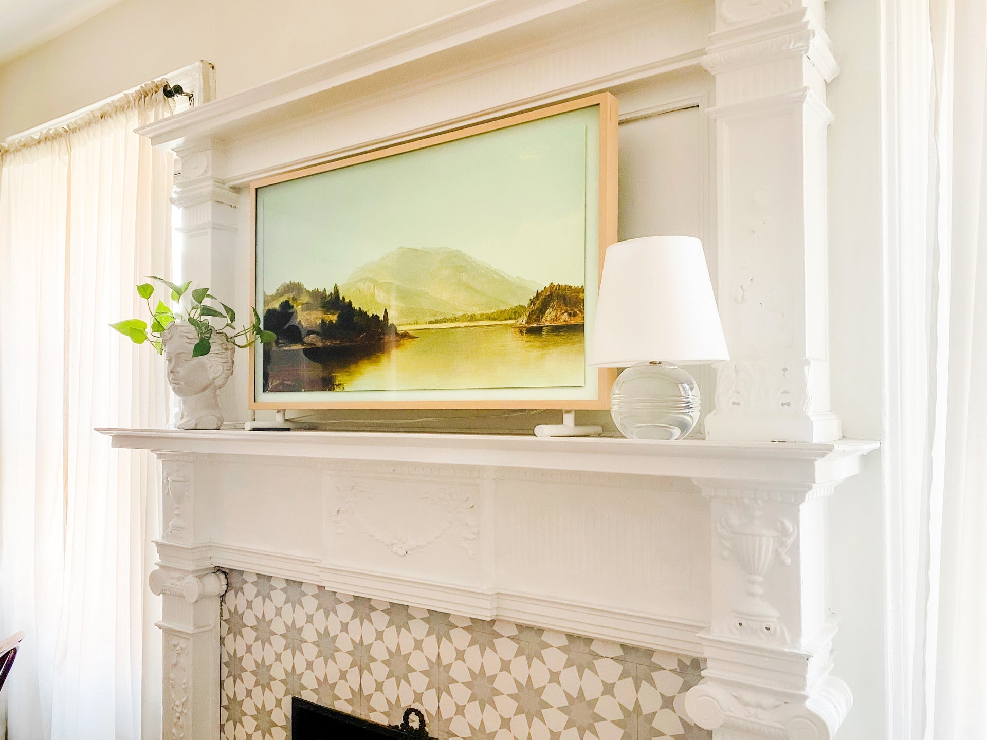 nicole table lamp