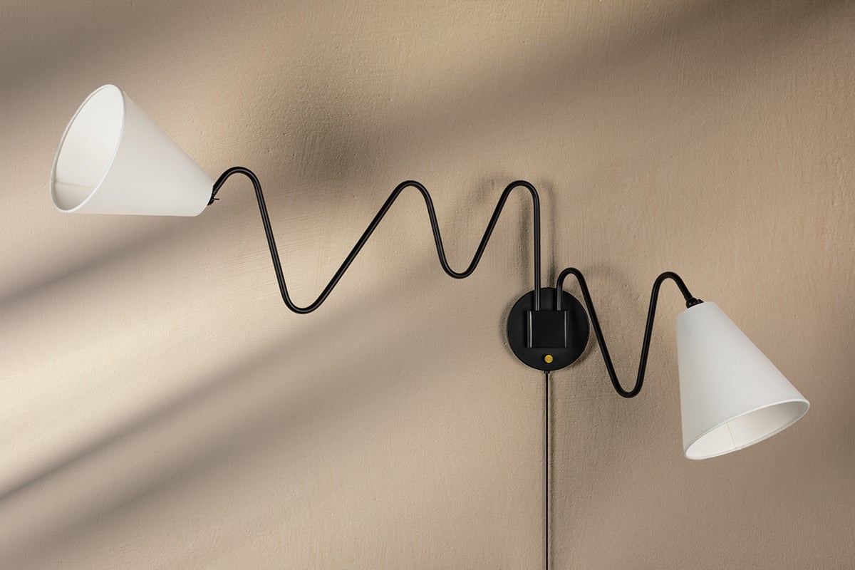 onda plug-in sconce
