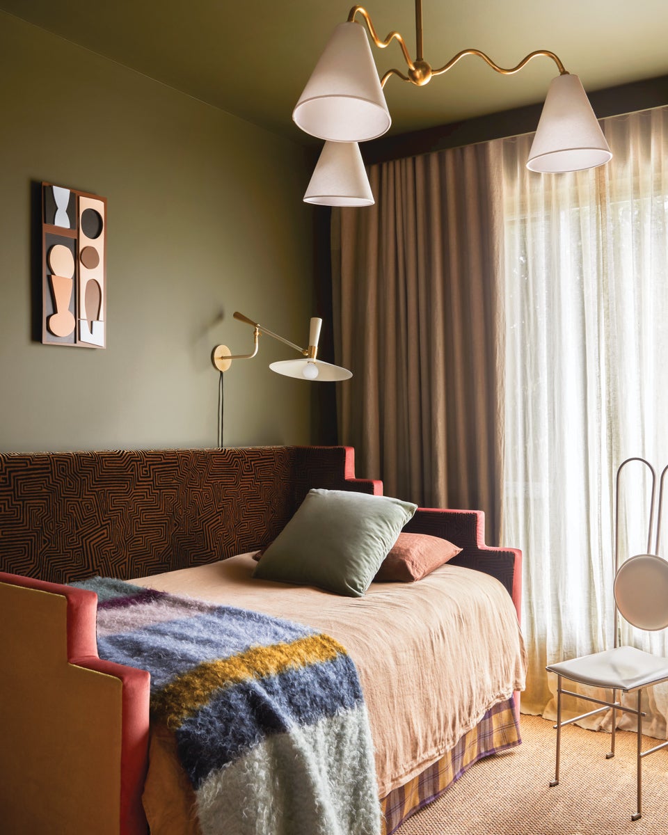 milena plug-in wall sconce