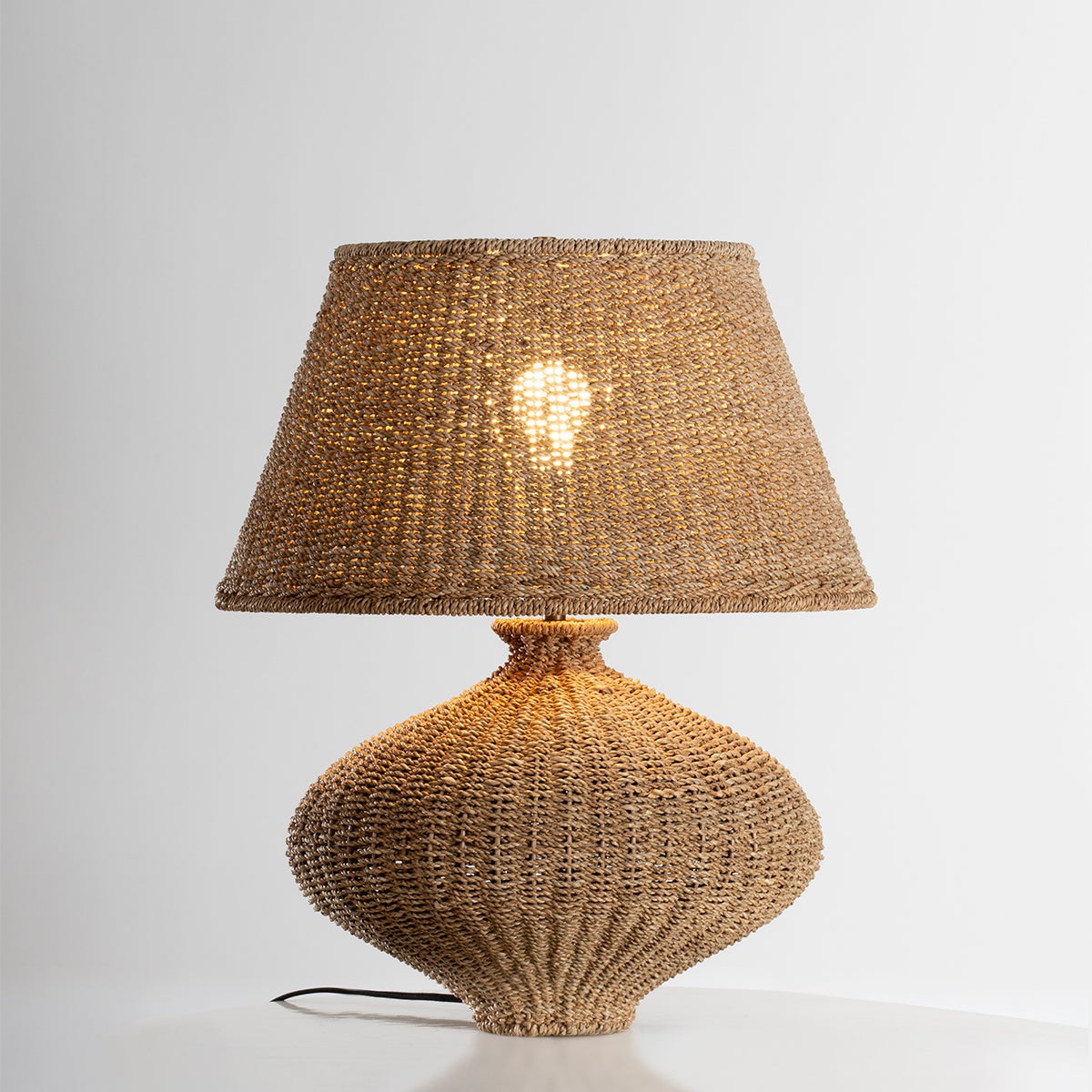 nette table lamp