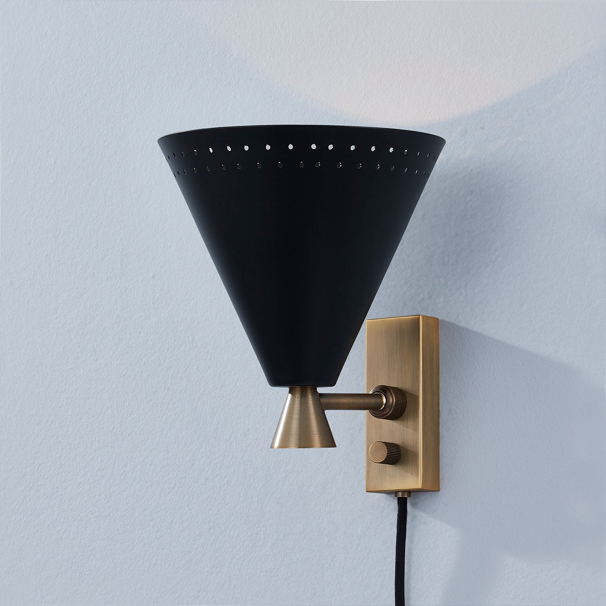 marvin plug-in sconce