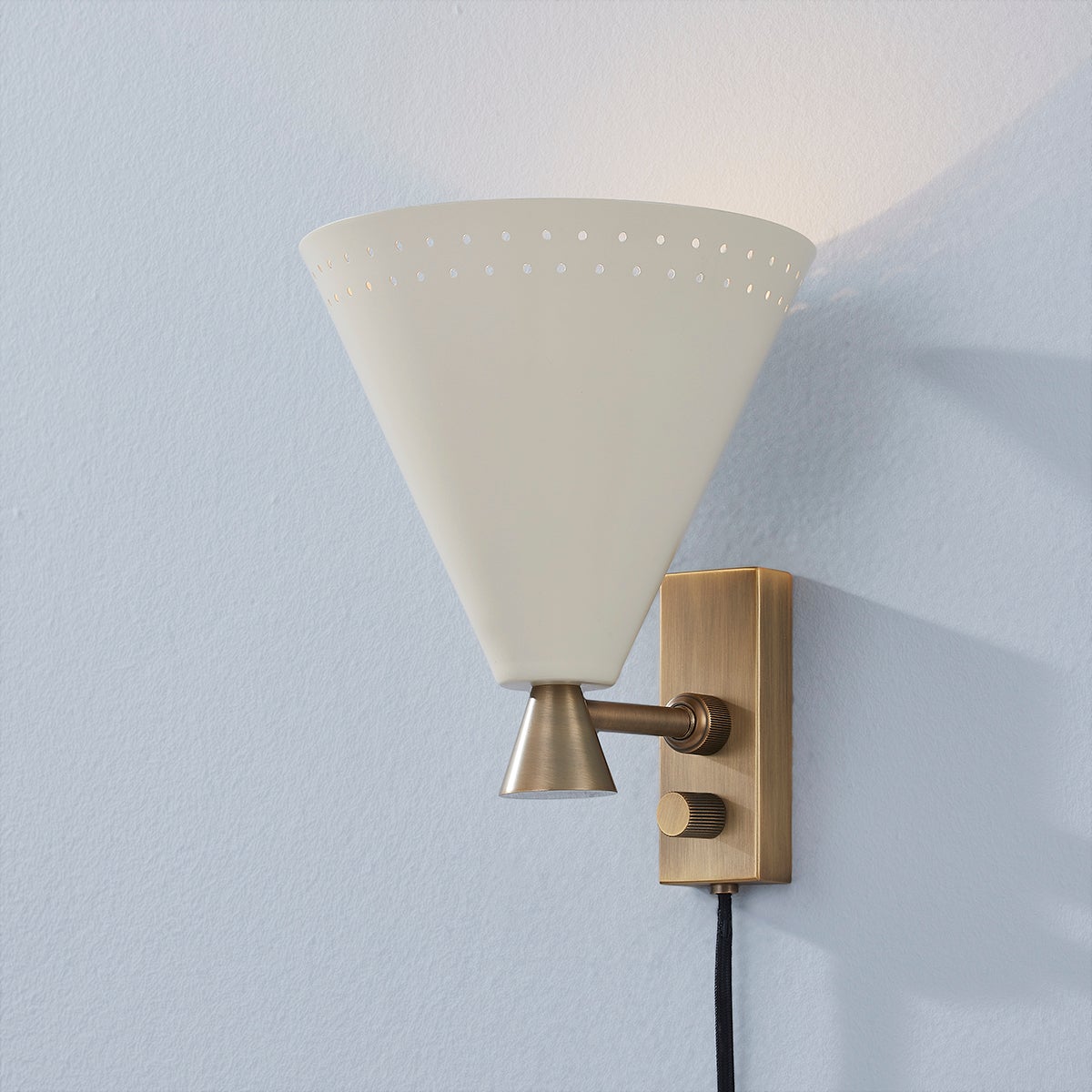marvin plug-in sconce